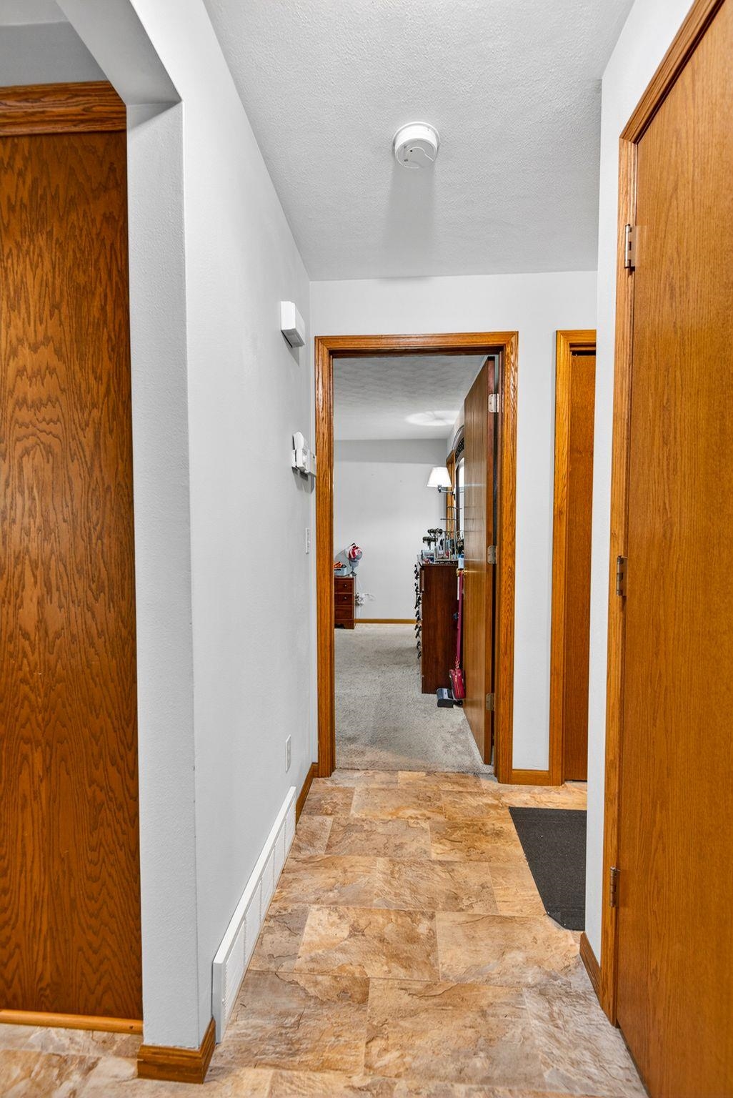 103 E KENNEDY Avenue