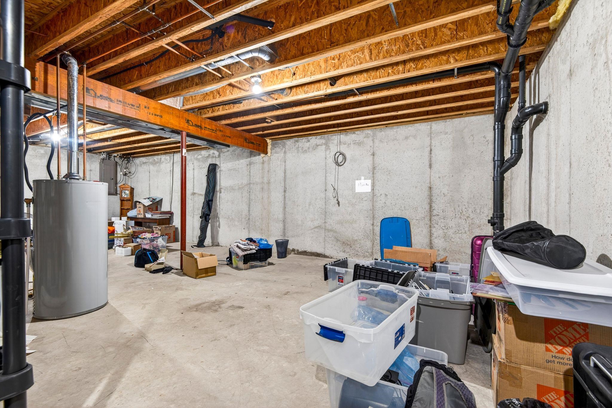 103 E KENNEDY Avenue