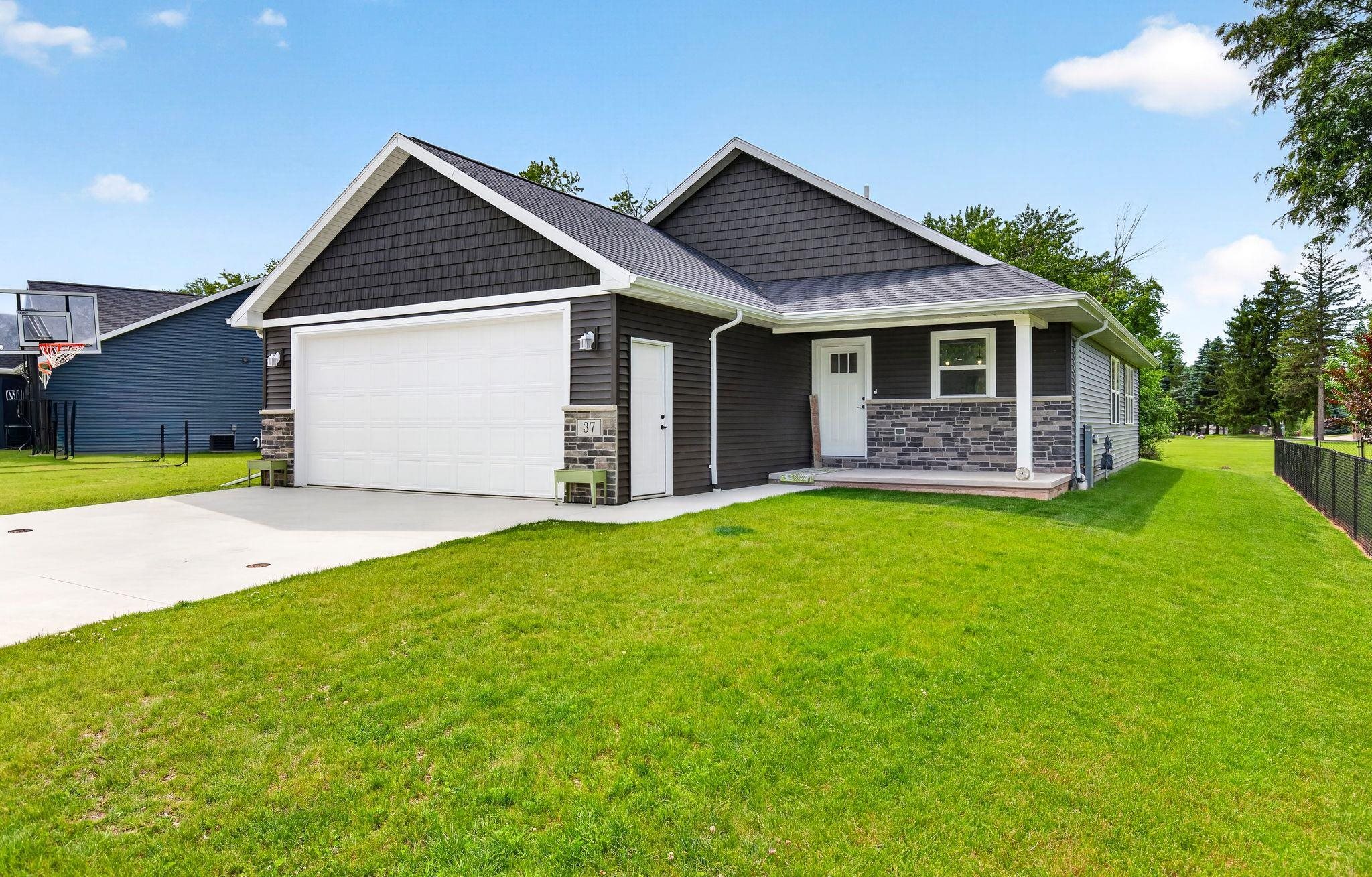 37 ASH GROVE Place