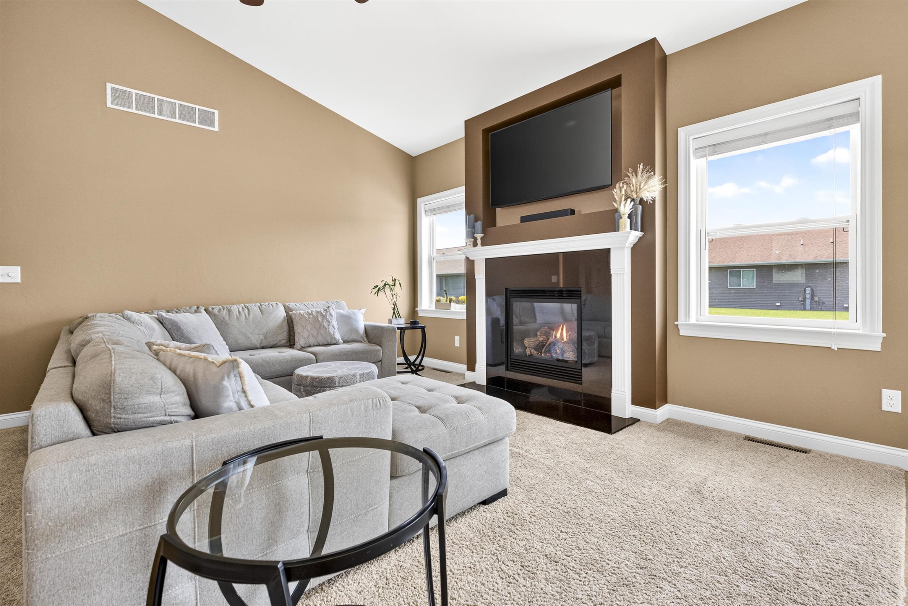 1579 LONE OAK Drive