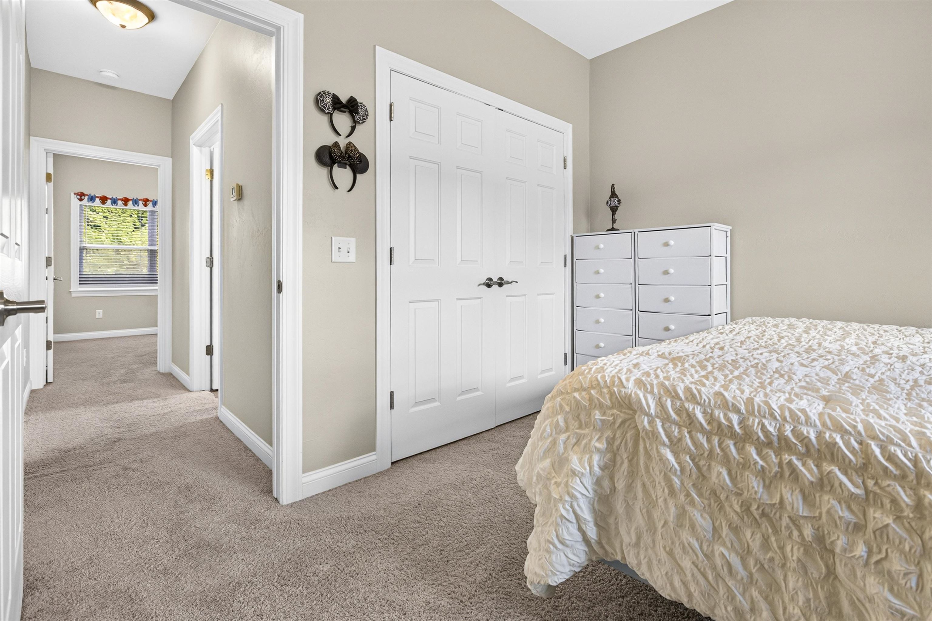 1579 LONE OAK Drive