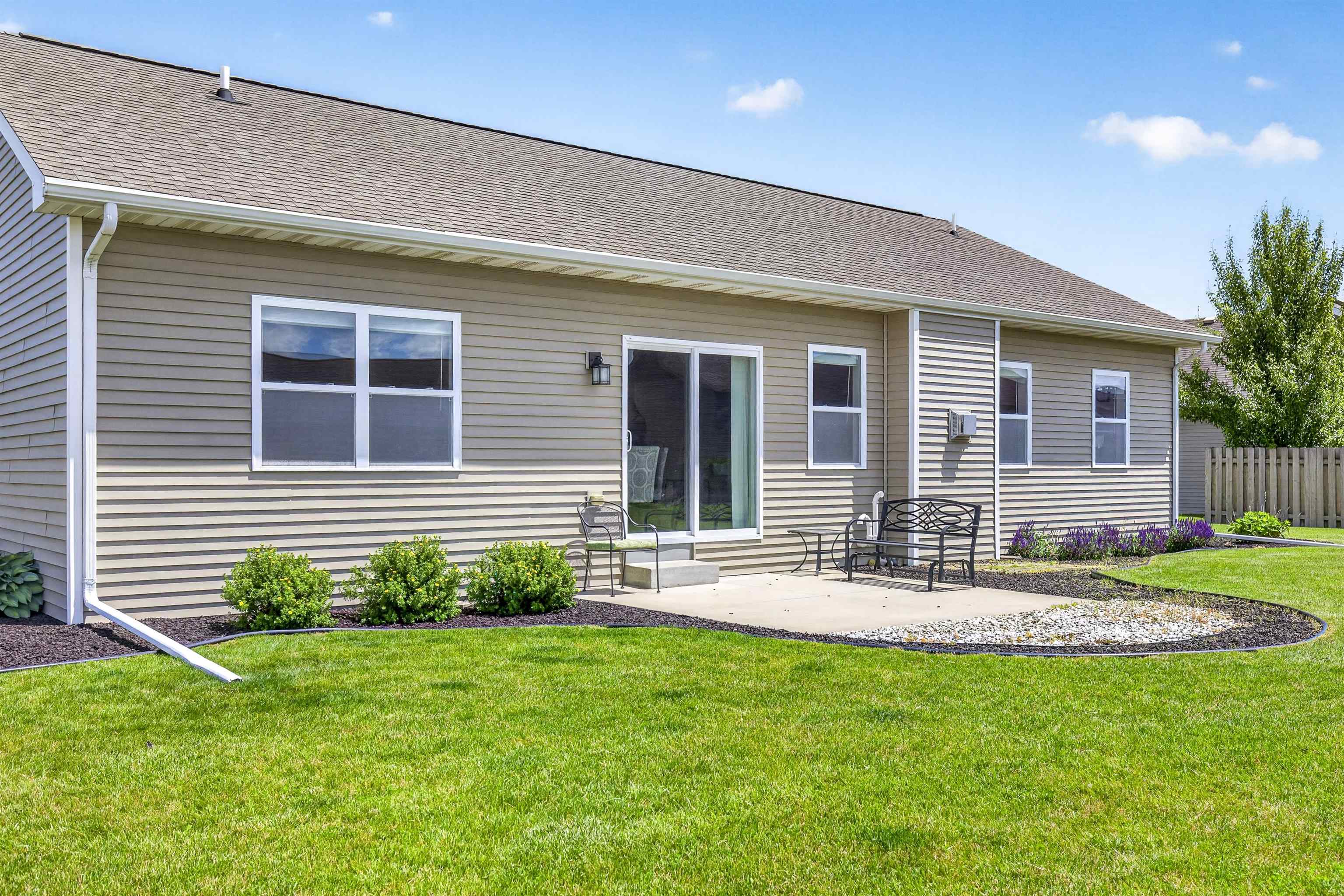 1579 LONE OAK Drive