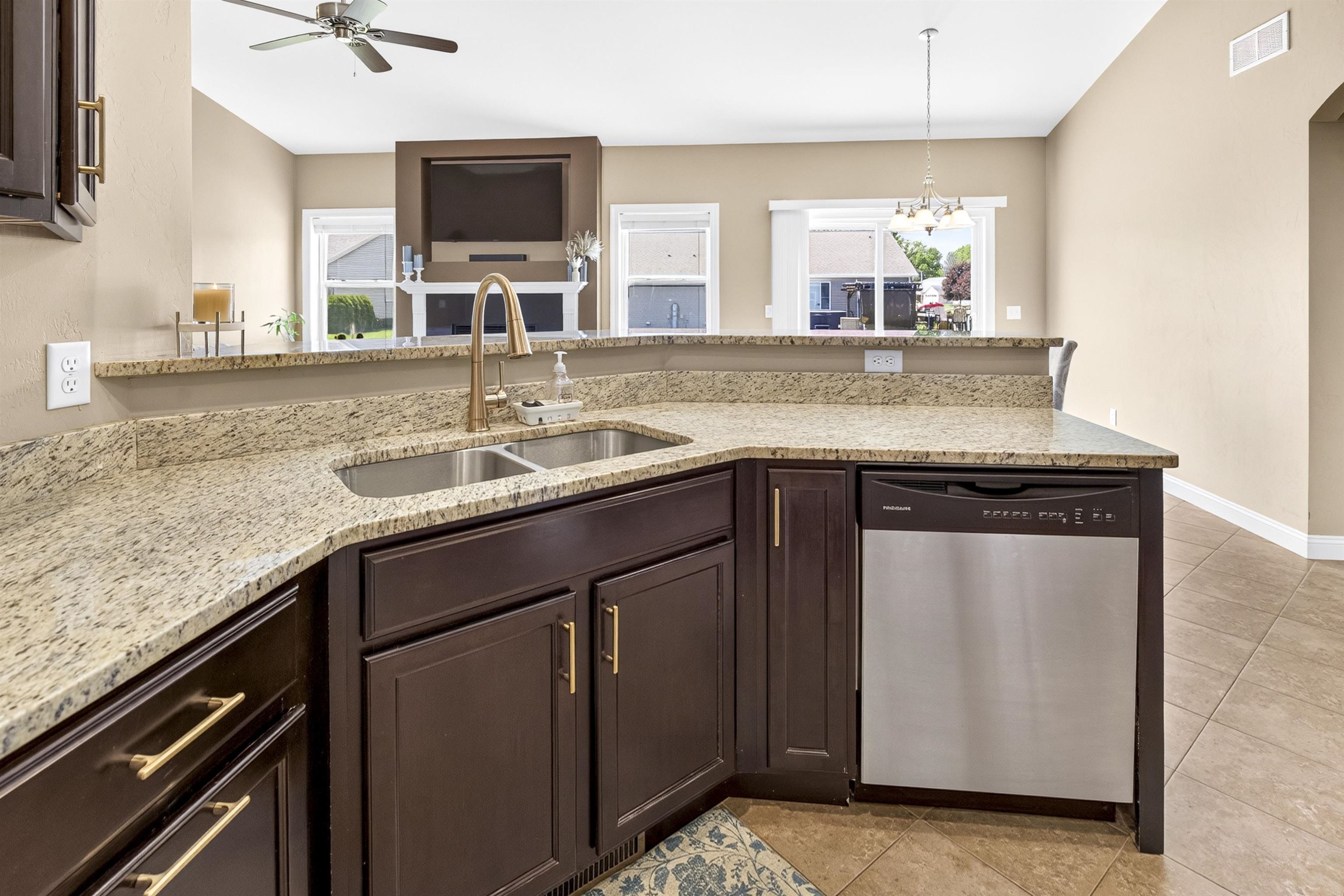 1579 LONE OAK Drive