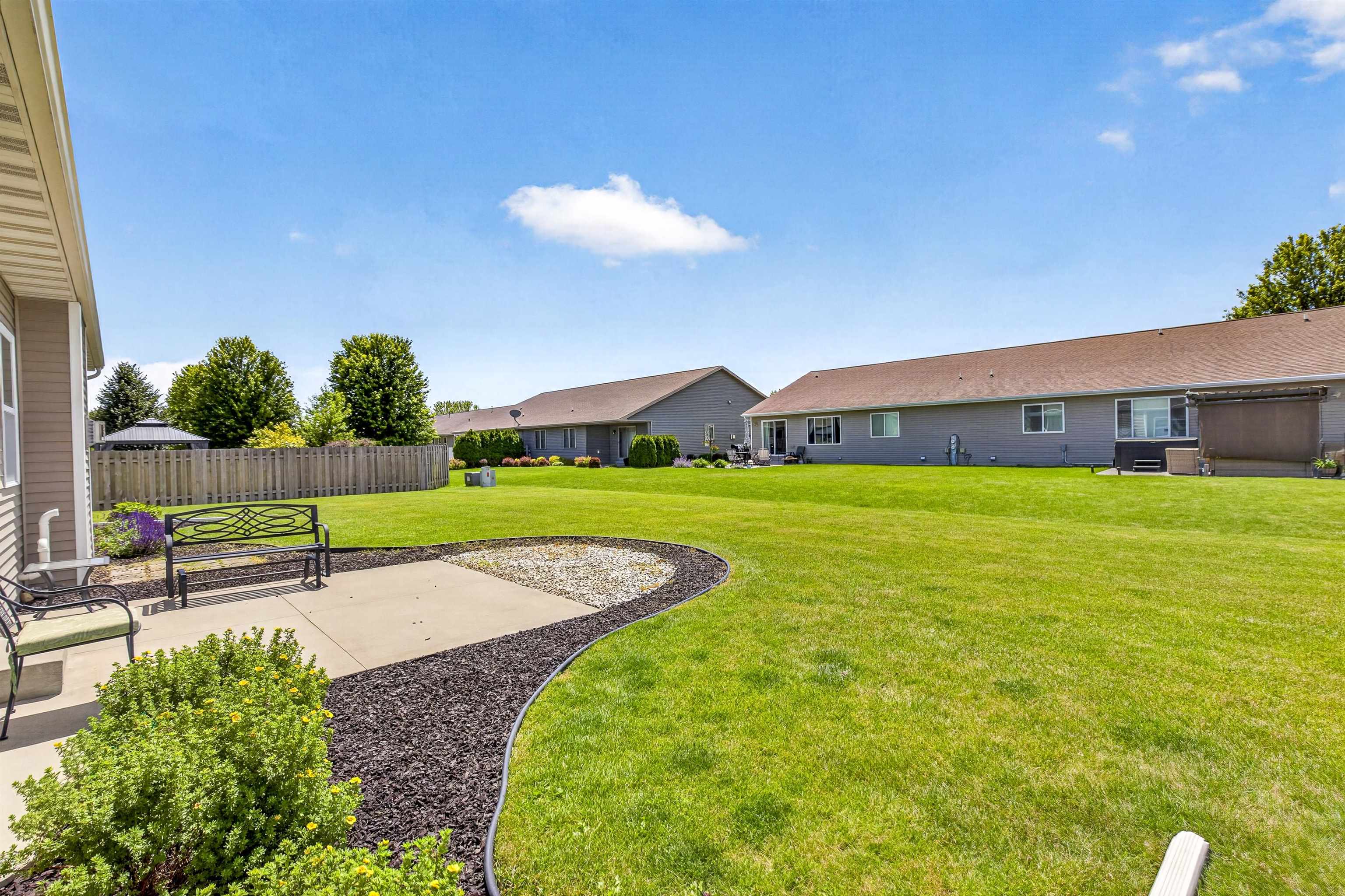 1579 LONE OAK Drive