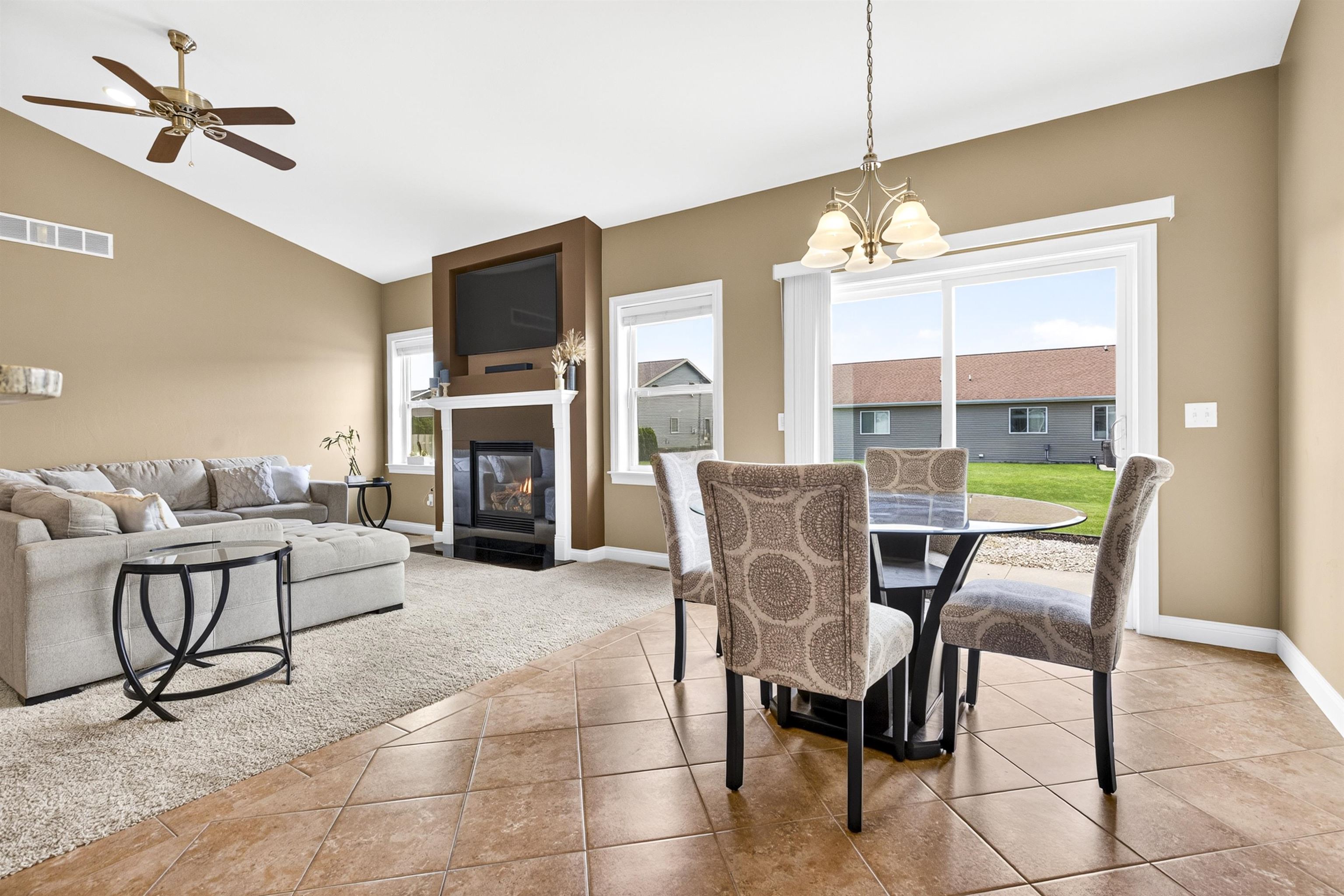 1579 LONE OAK Drive