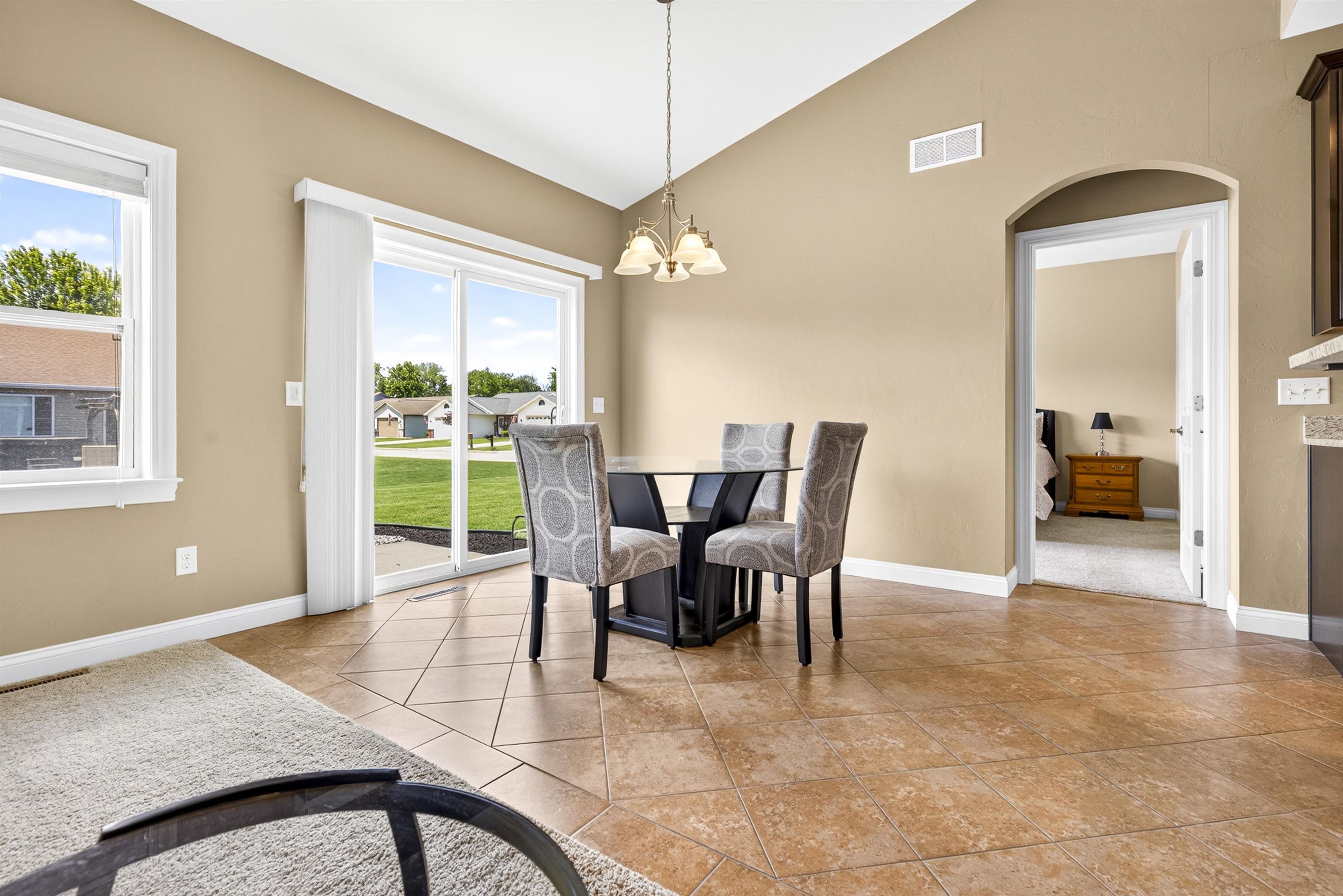 1579 LONE OAK Drive