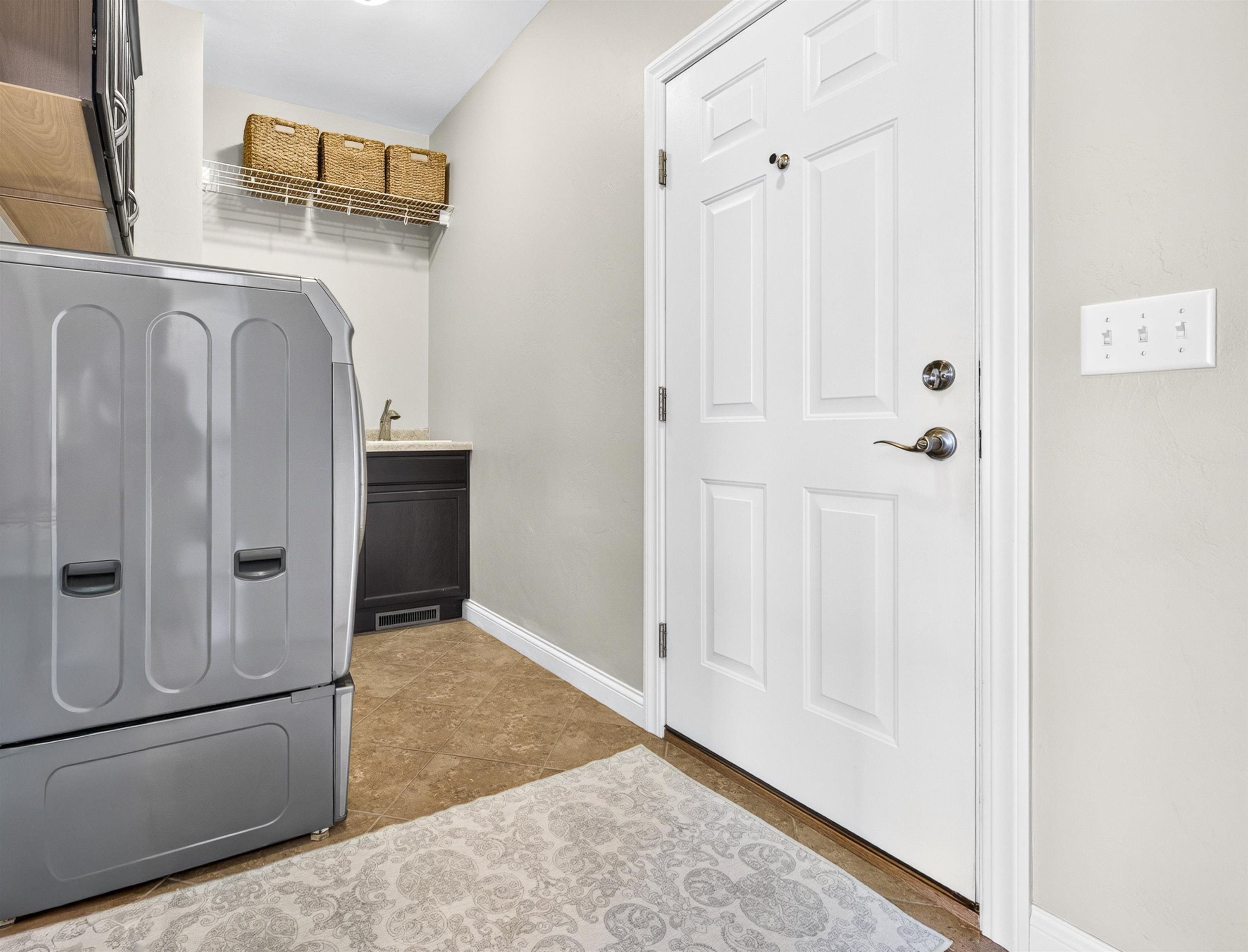 1579 LONE OAK Drive