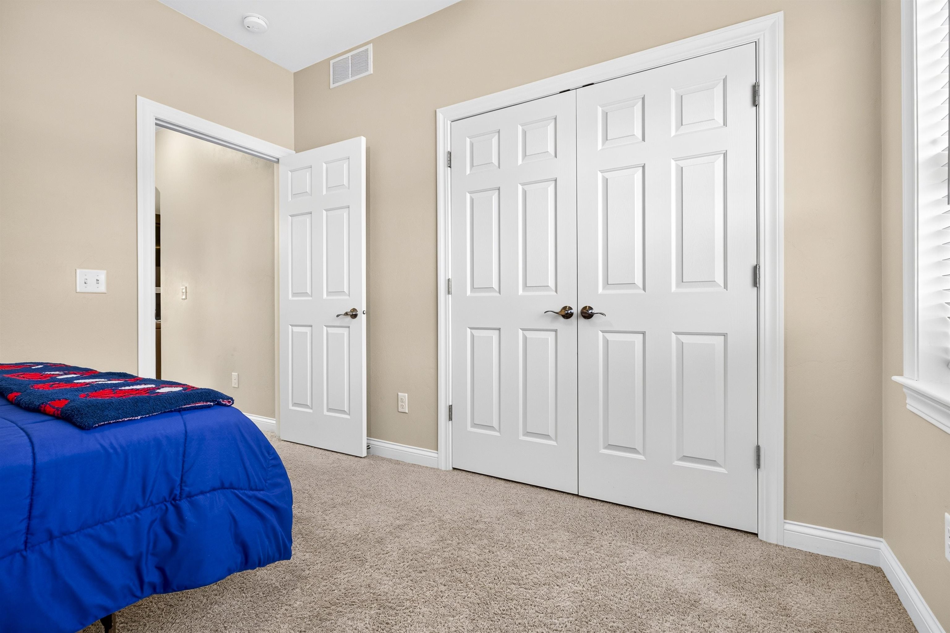 1579 LONE OAK Drive