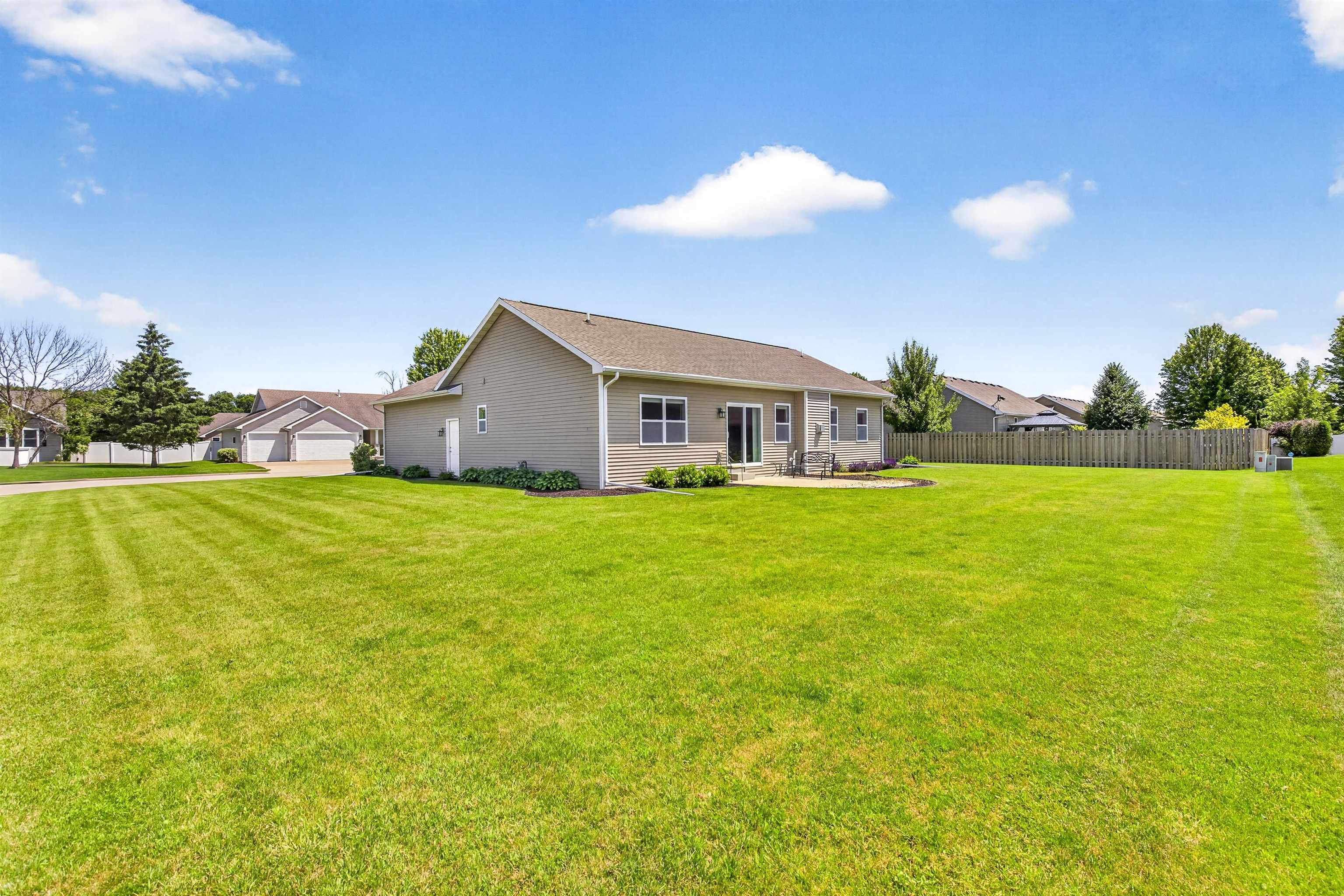 1579 LONE OAK Drive