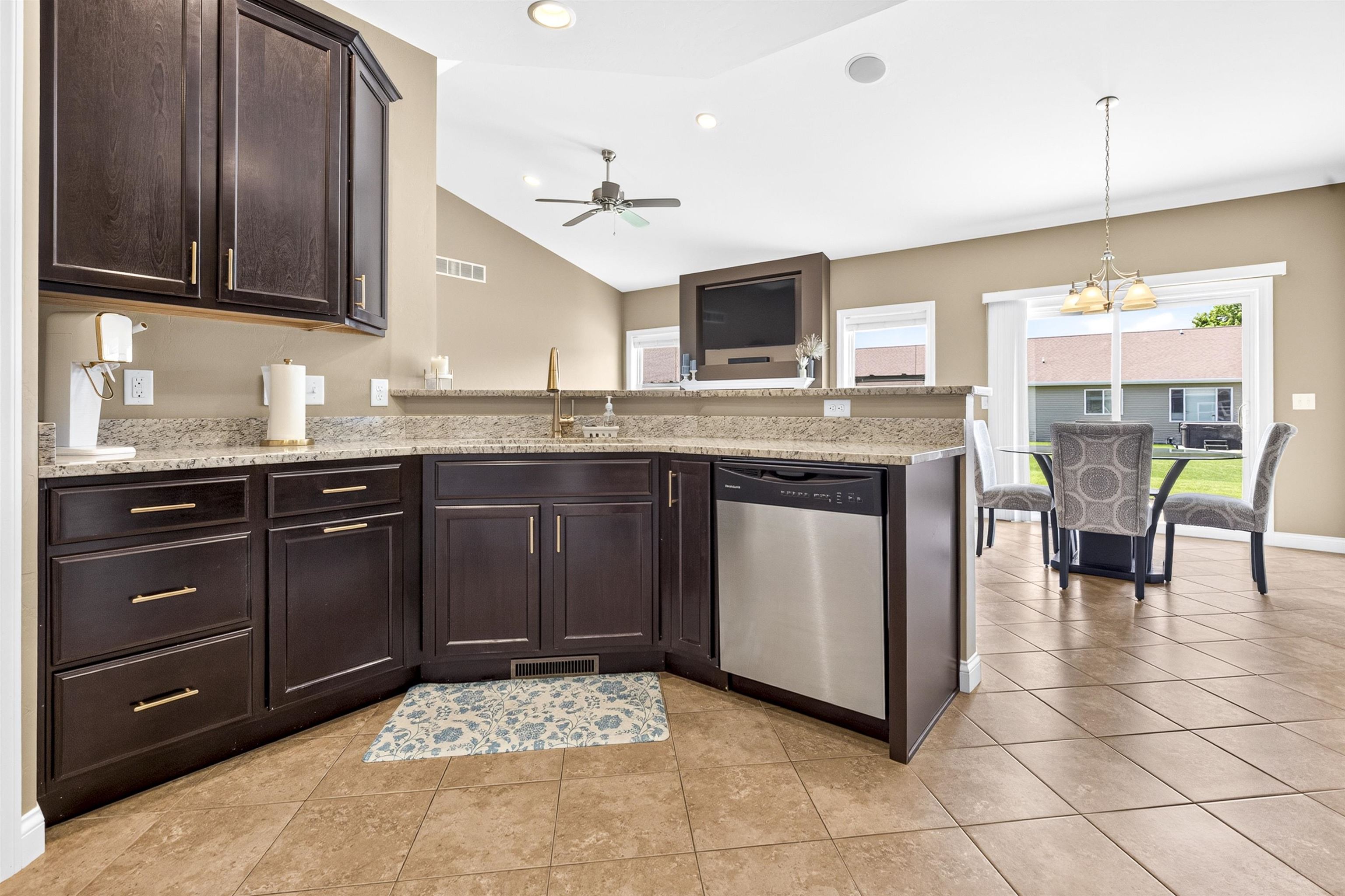 1579 LONE OAK Drive