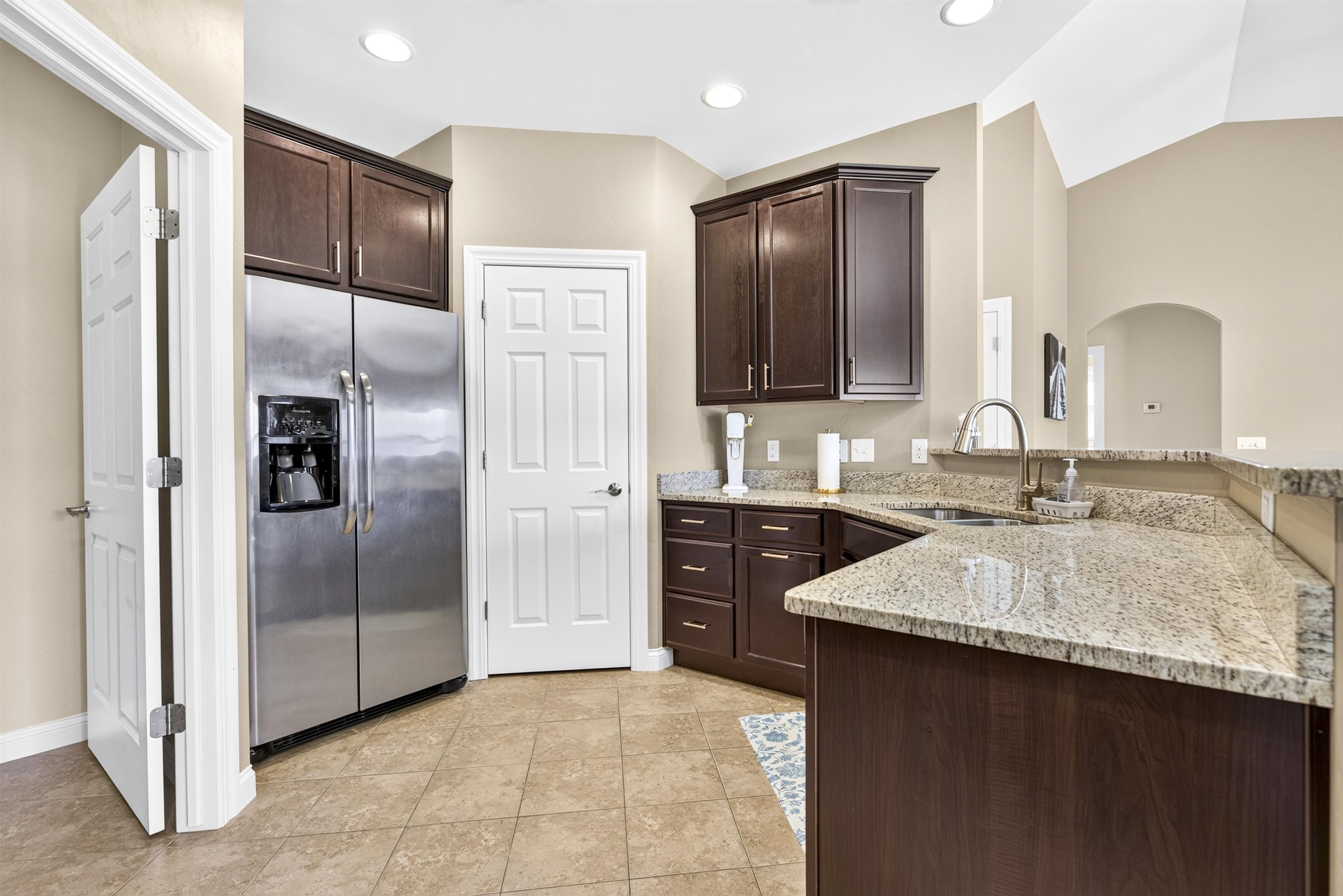 1579 LONE OAK Drive