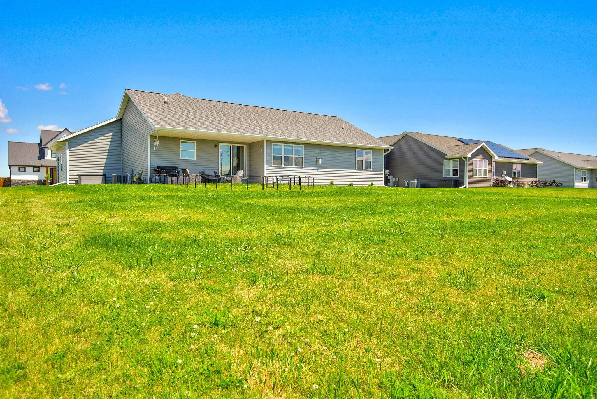 3411 E AQUAMARINE Avenue