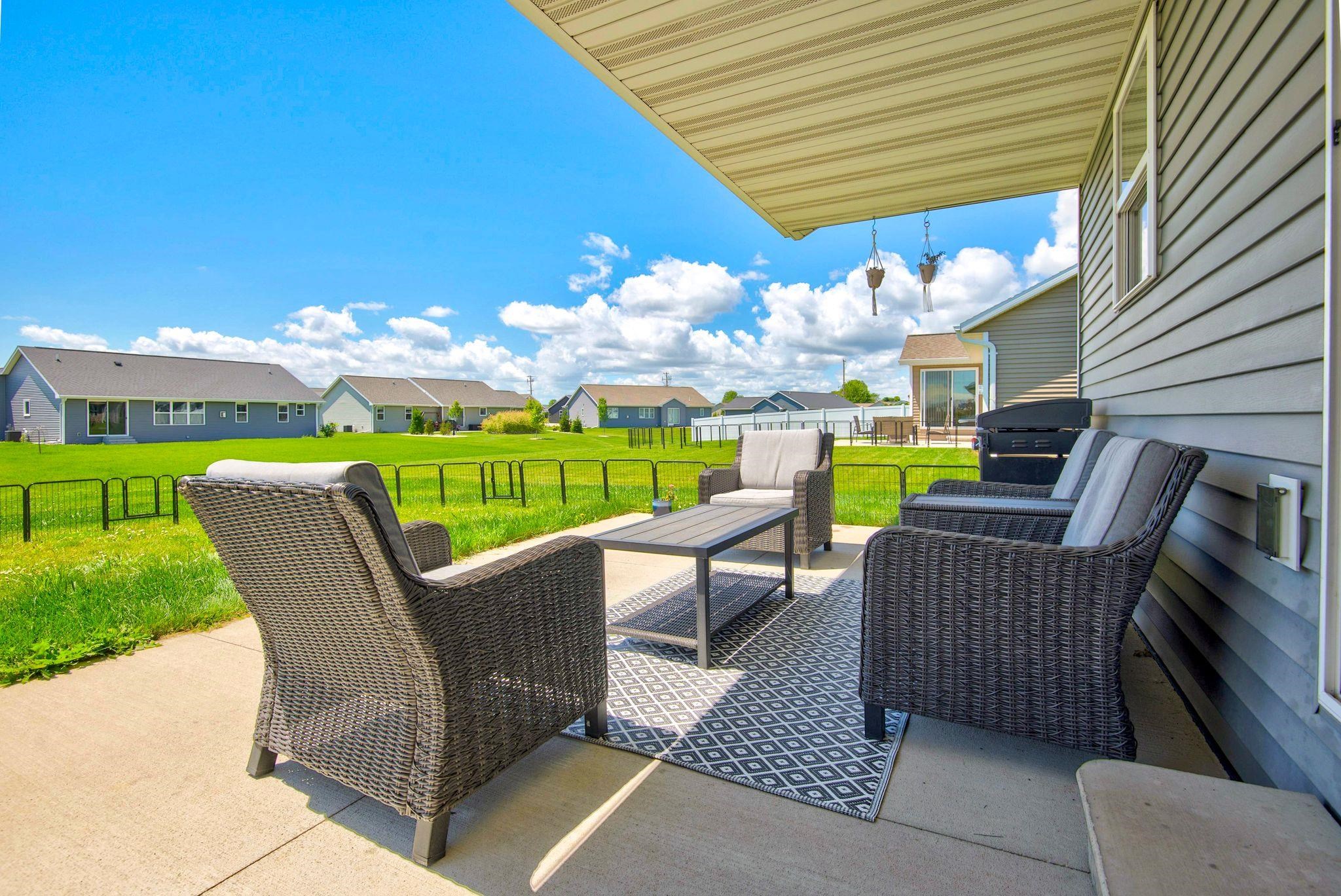 3411 E AQUAMARINE Avenue