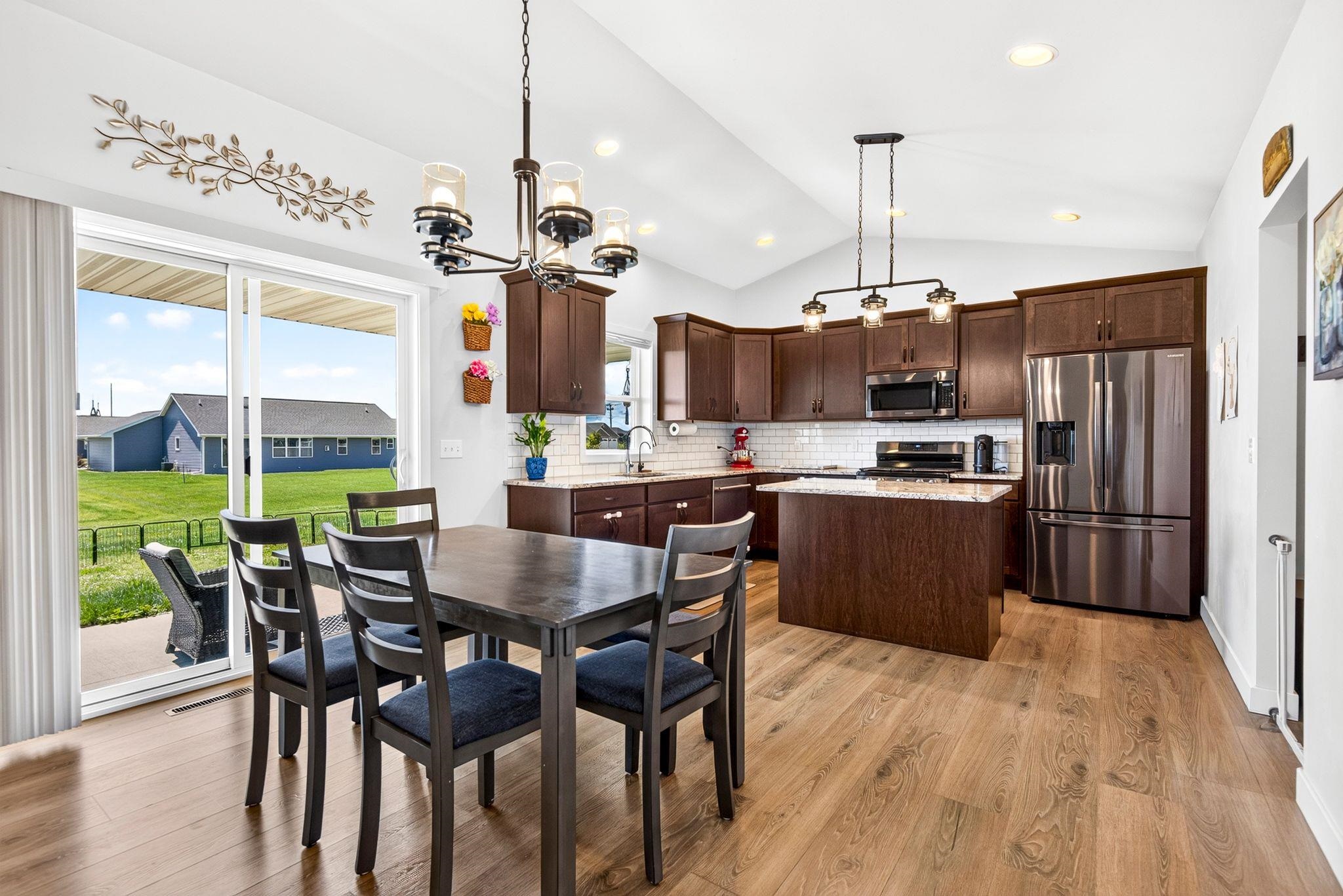 3411 E AQUAMARINE Avenue