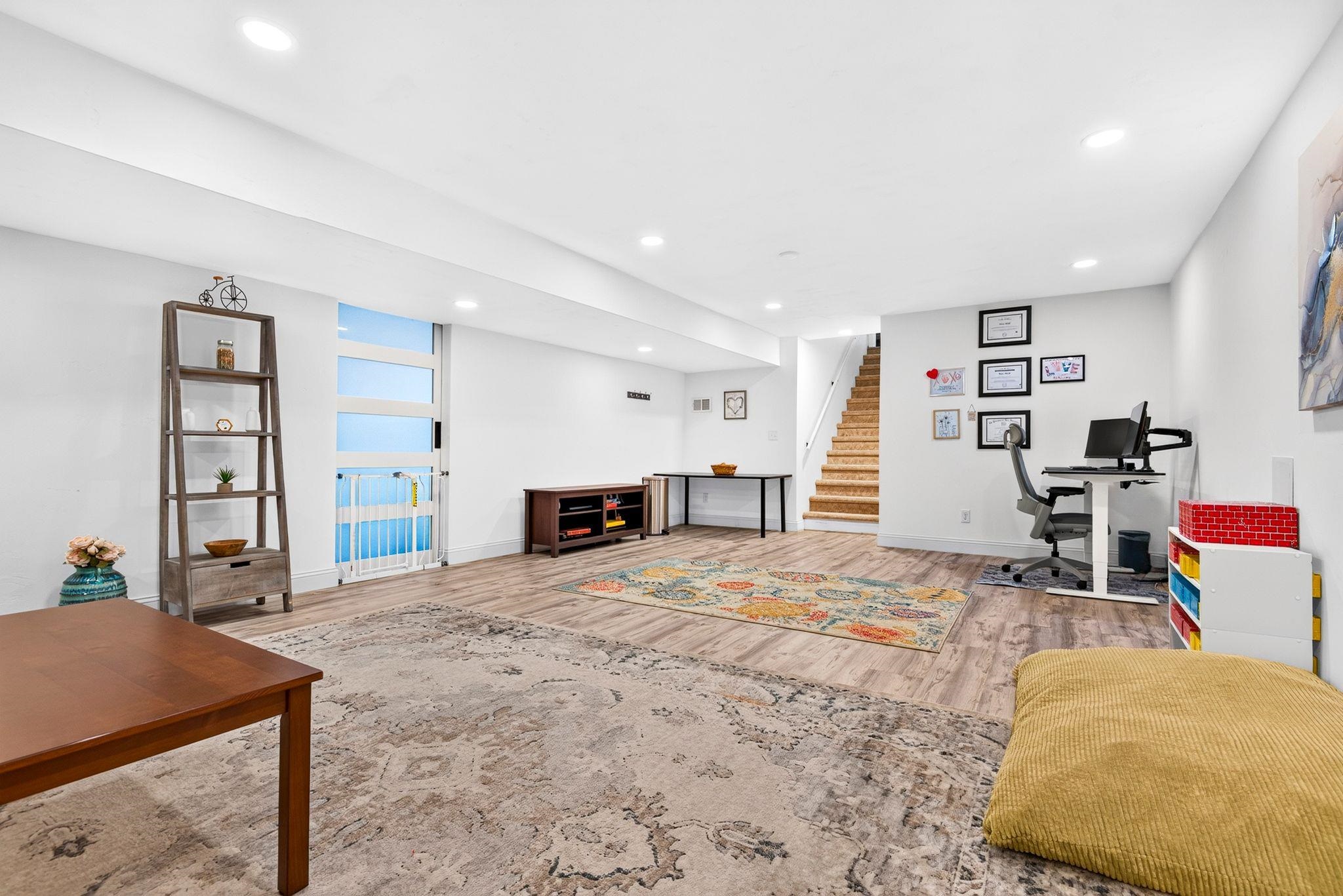 3411 E AQUAMARINE Avenue