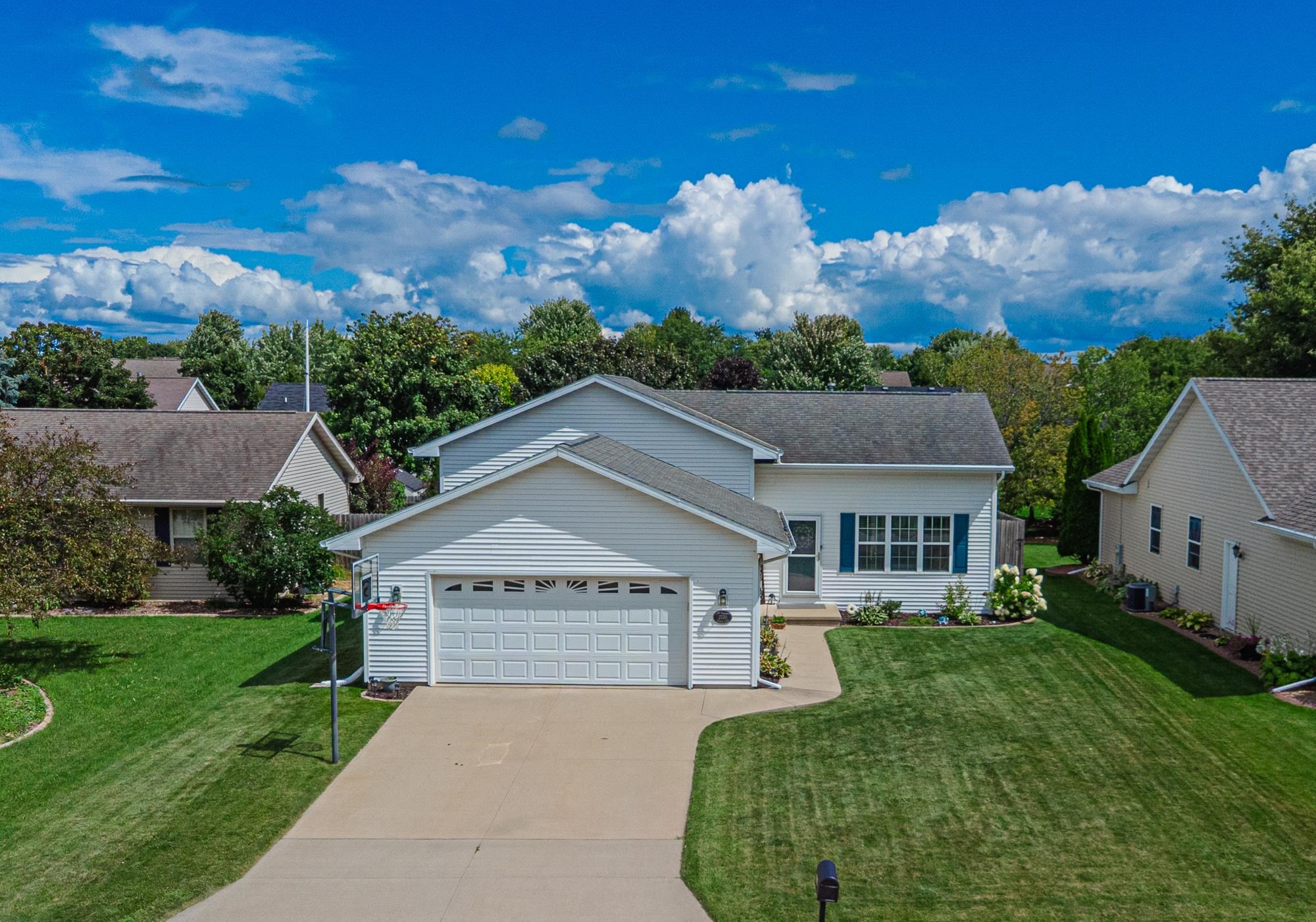 2530 GRASSY Lane