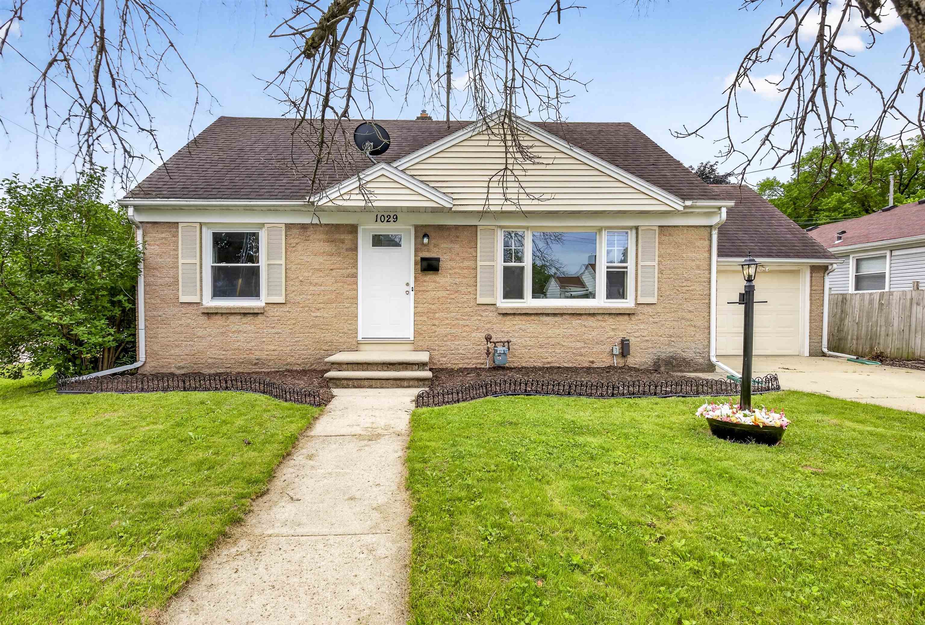 1029 LANGLADE Avenue