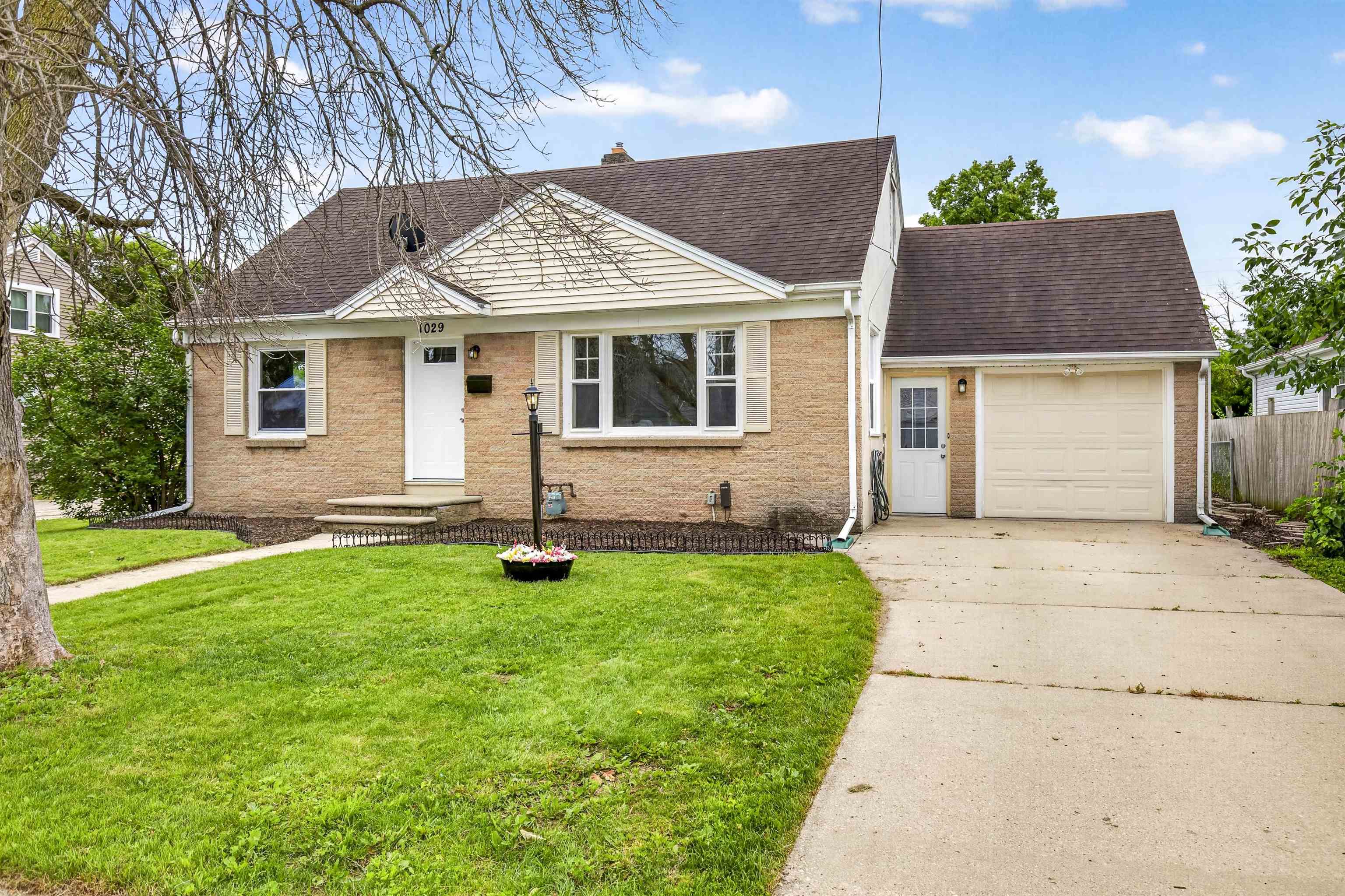 1029 LANGLADE Avenue