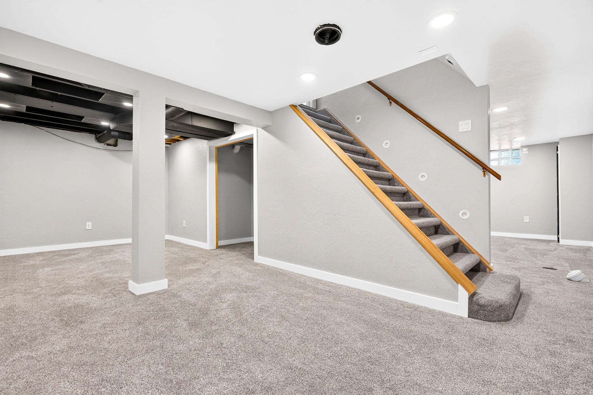 804 E MAPLE Street