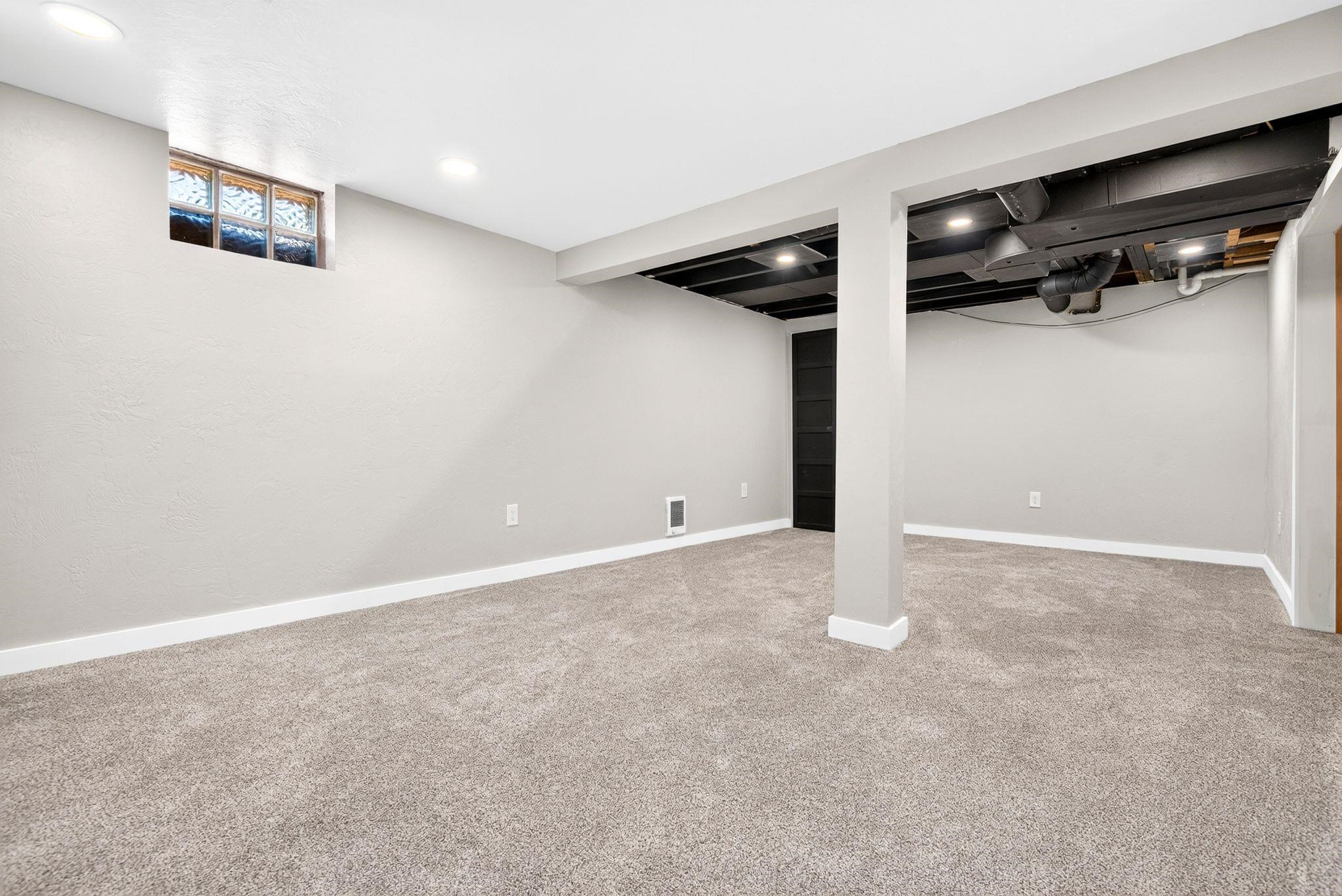 804 E MAPLE Street