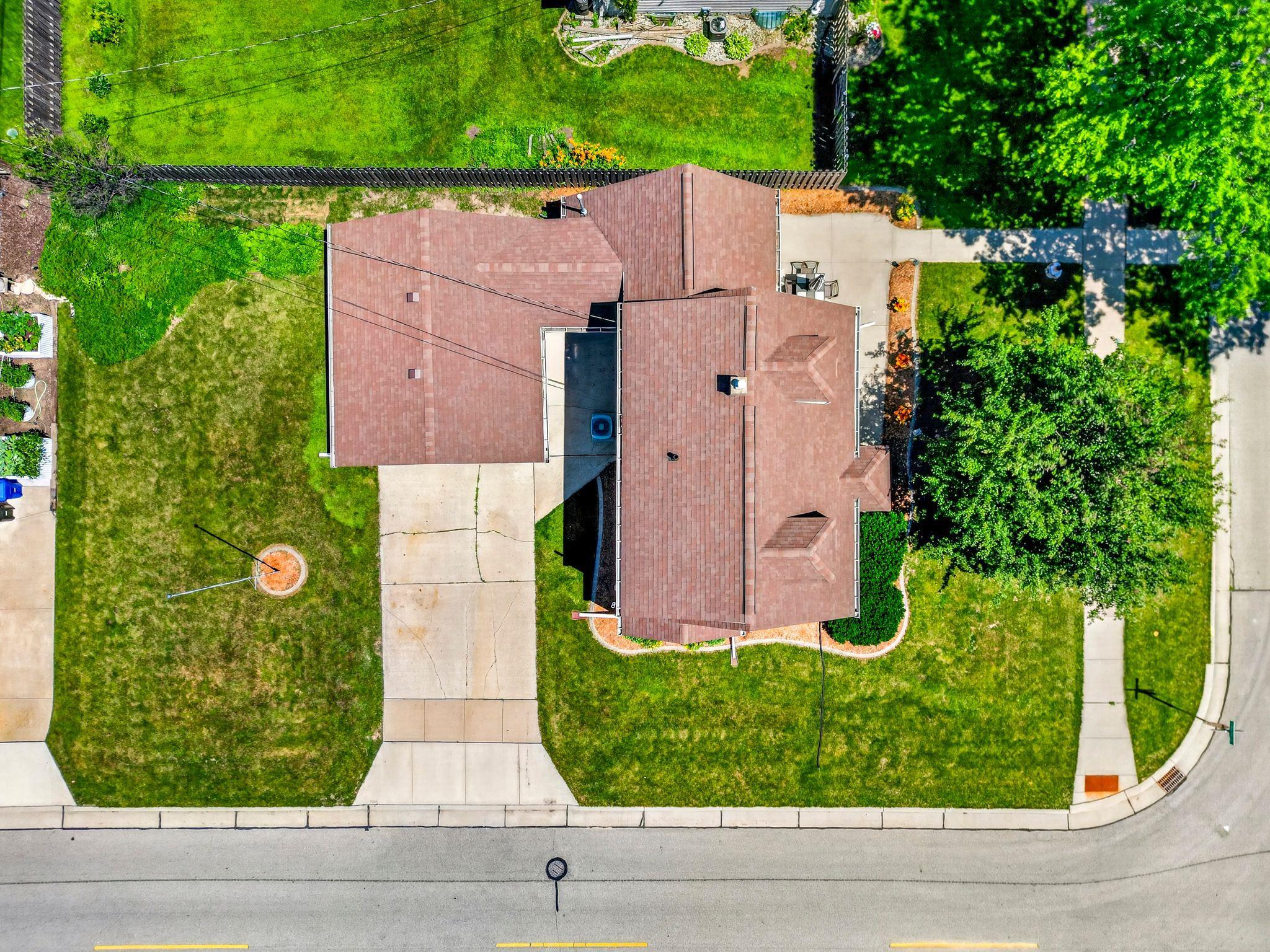 804 E MAPLE Street