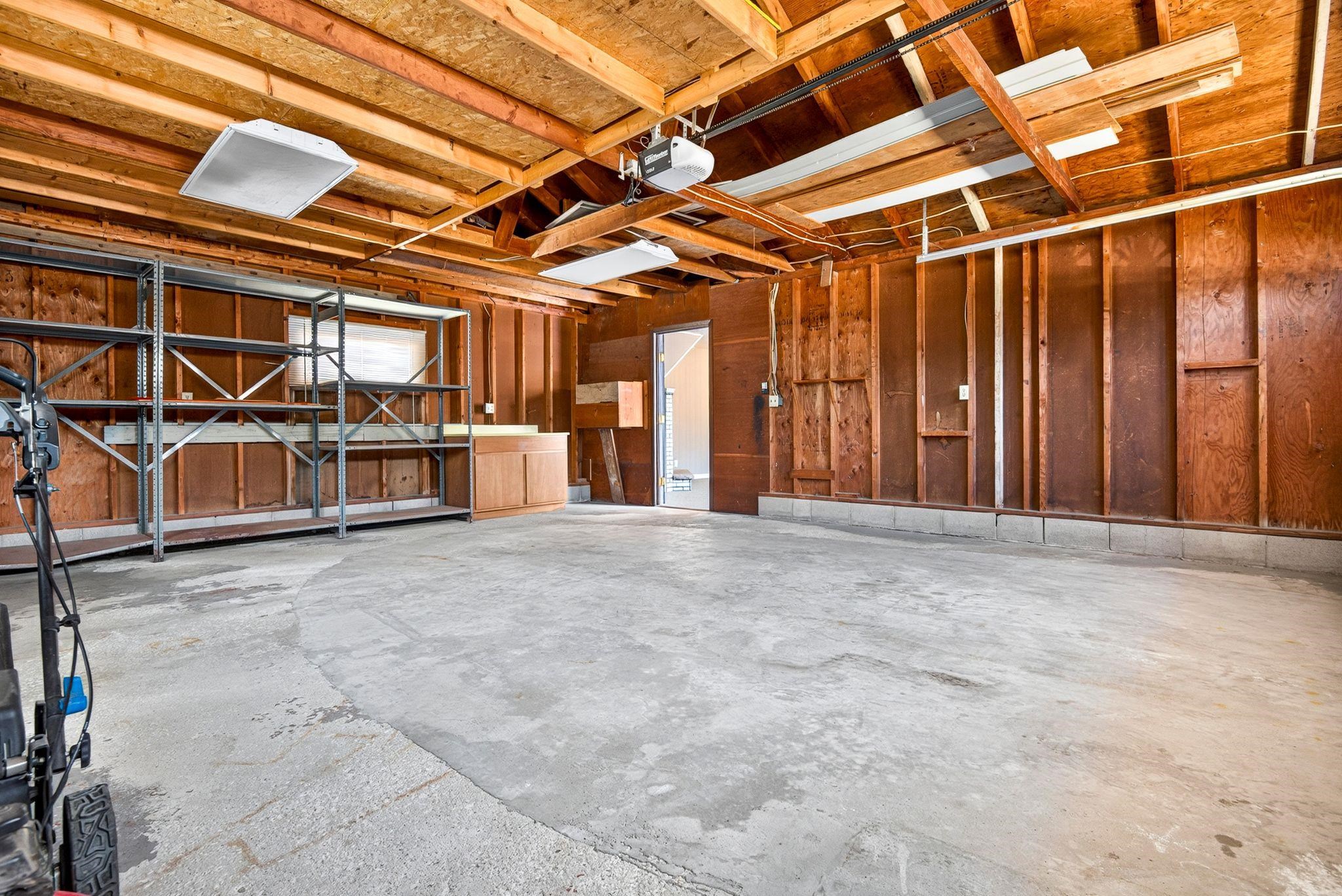 804 E MAPLE Street