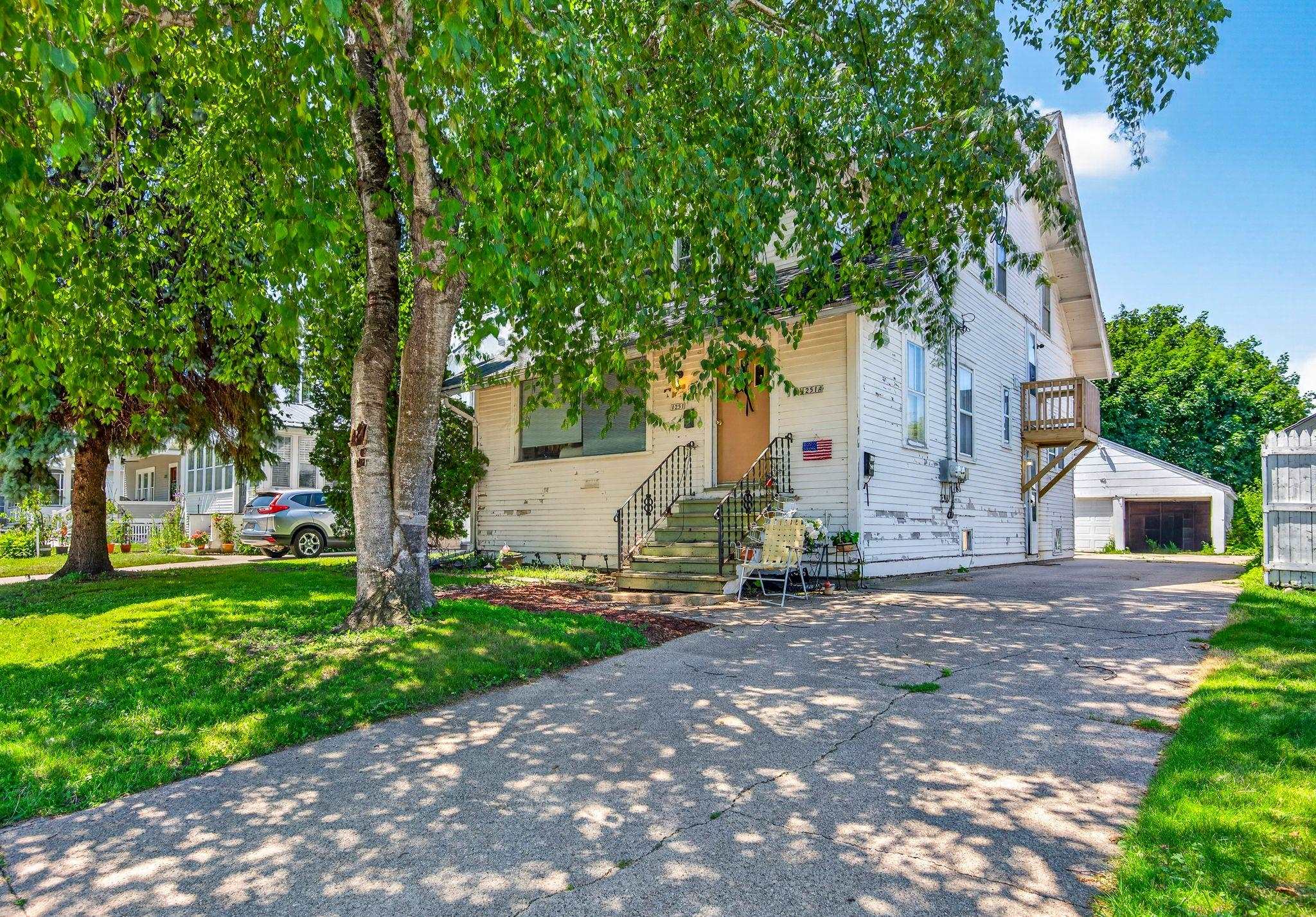 1251 WALNUT Street