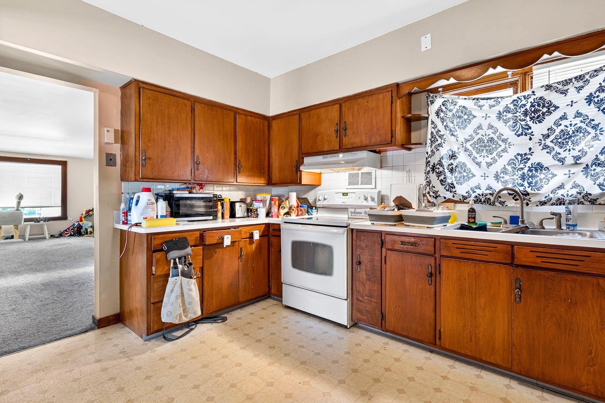 1251 WALNUT Street