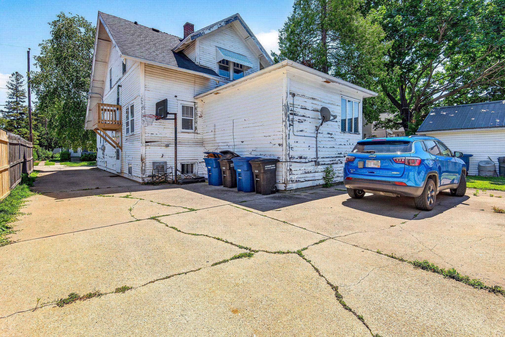 1251 WALNUT Street