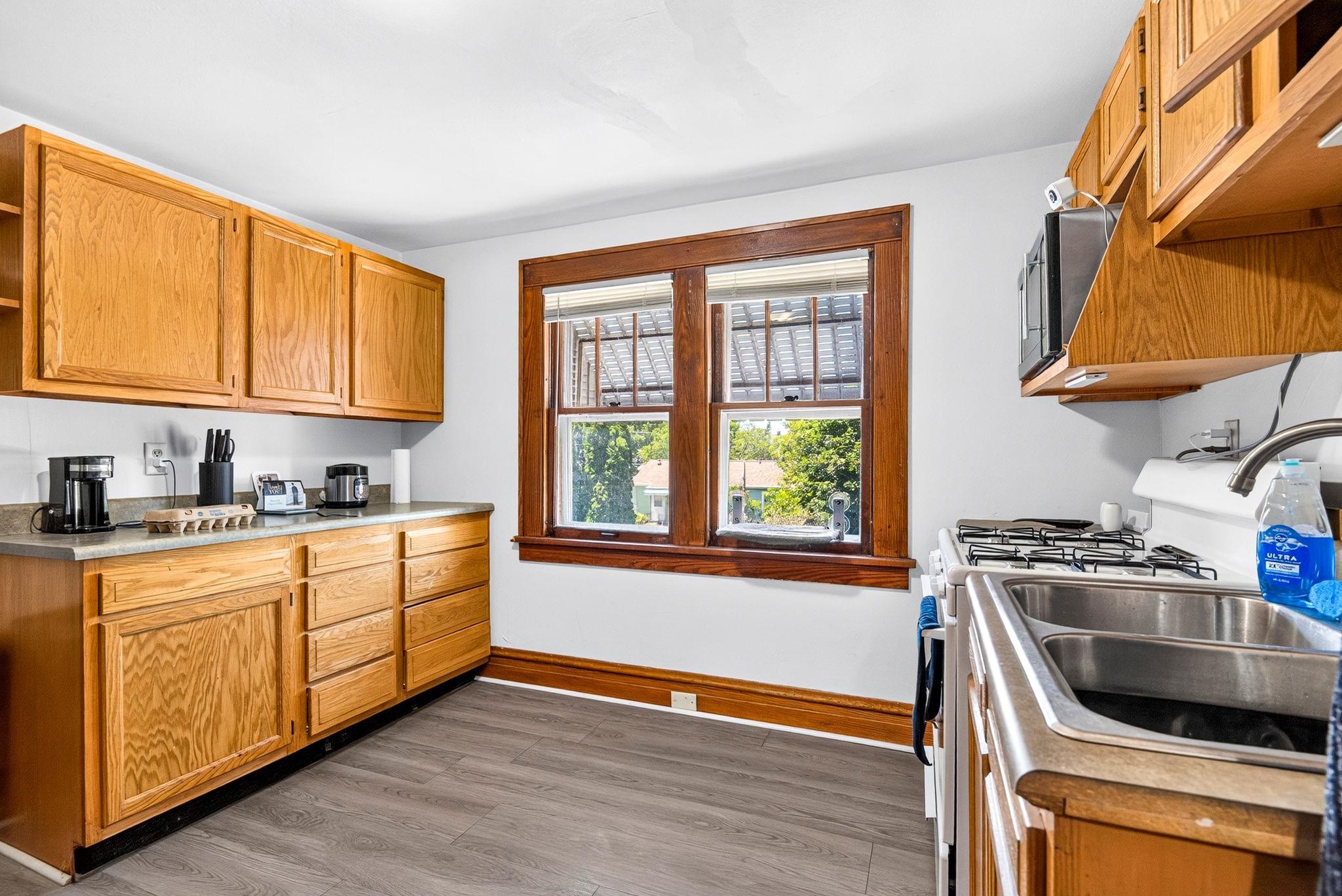 1251 WALNUT Street