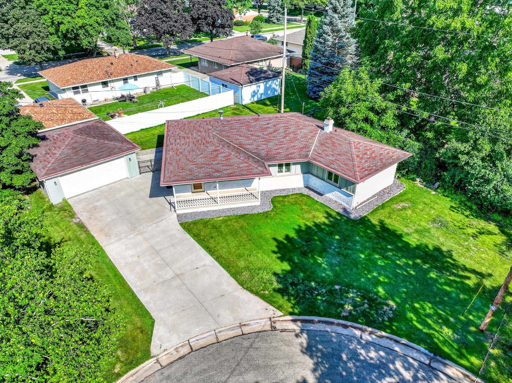 11 WILLOW Court