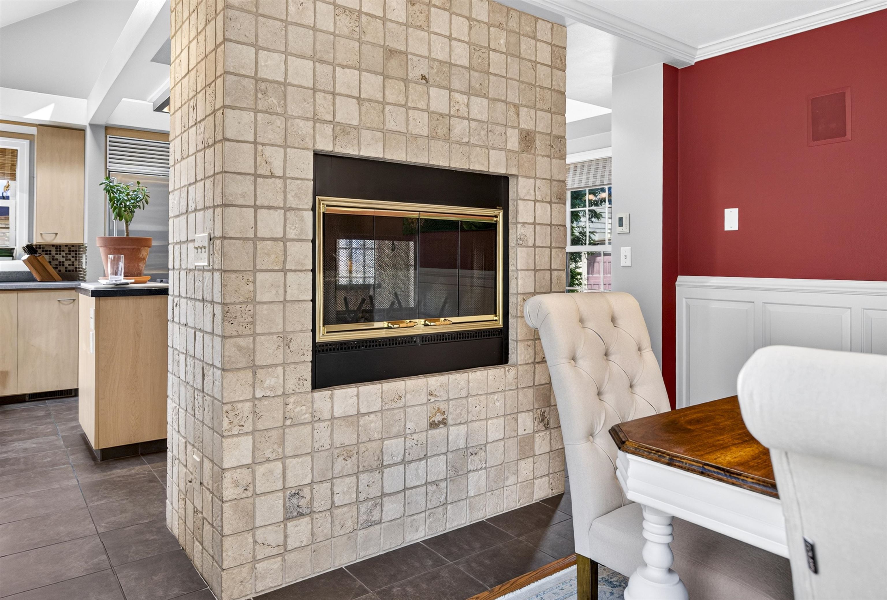 1376 LAKESHORE Drive