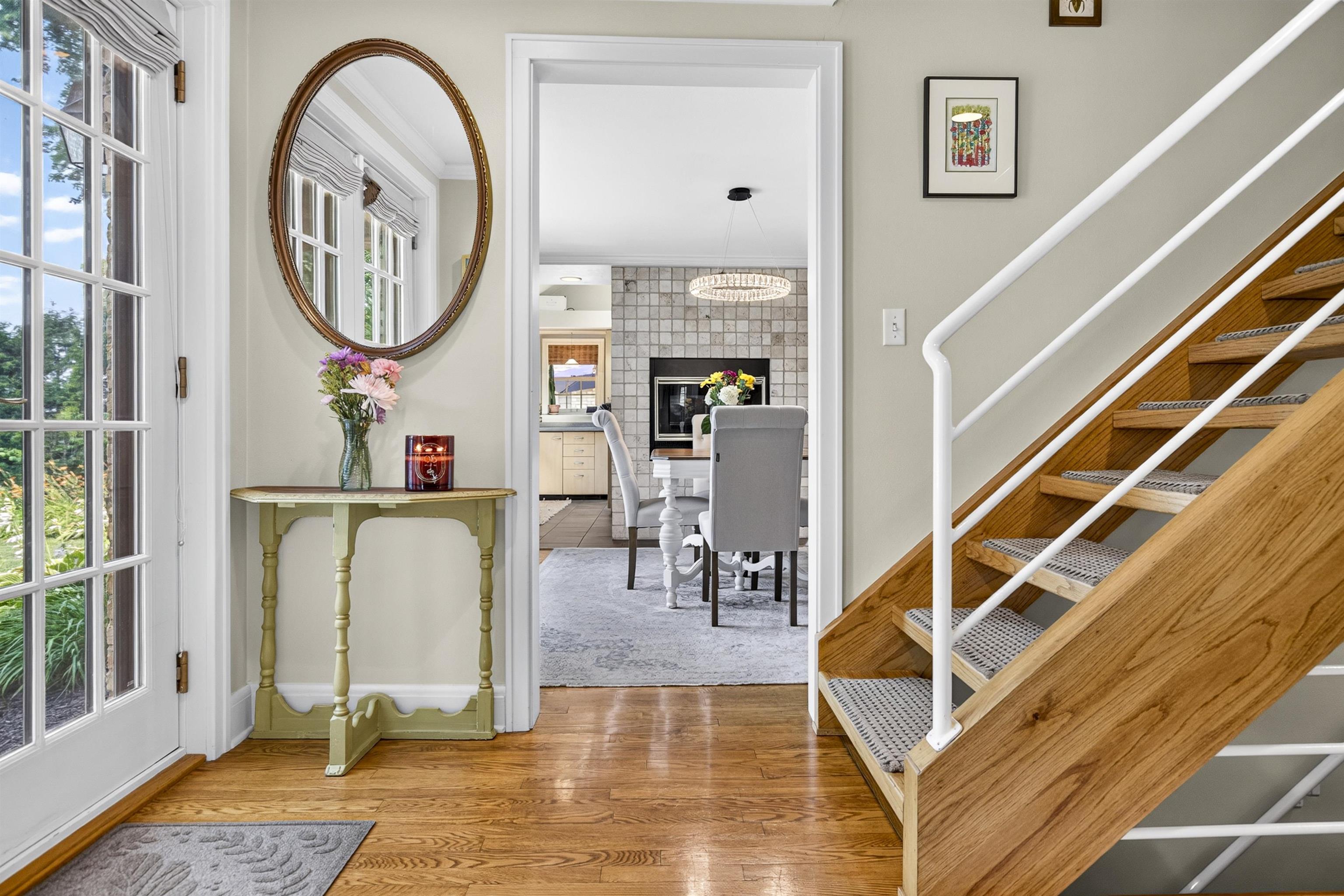 1376 LAKESHORE Drive