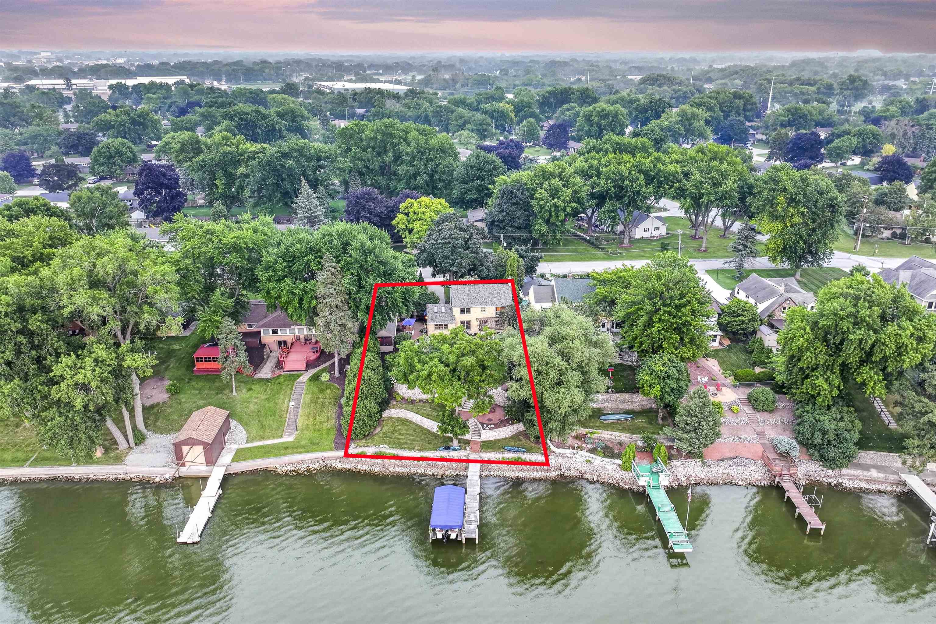 1376 LAKESHORE Drive