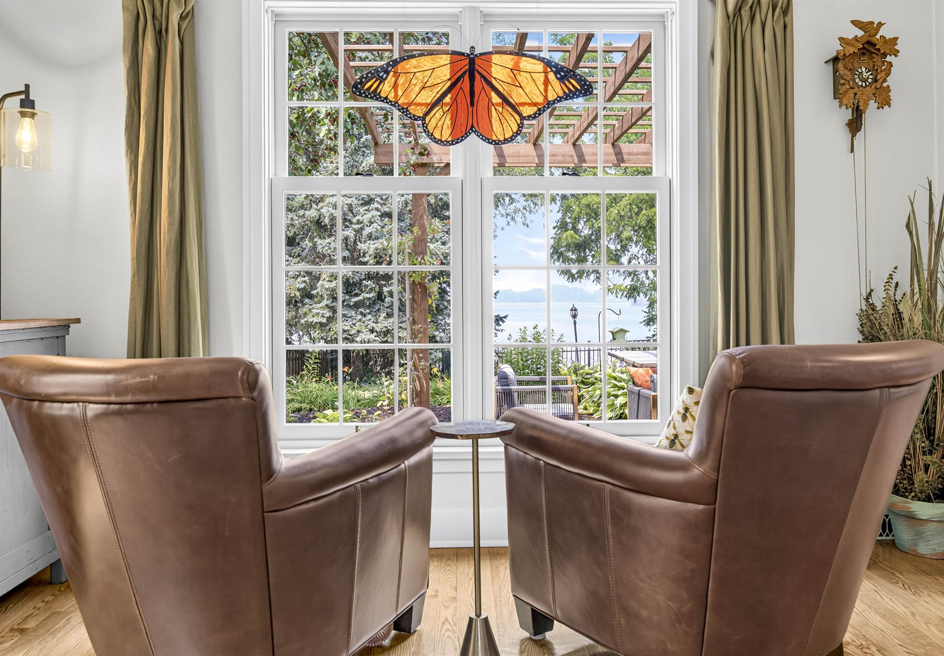 1376 LAKESHORE Drive