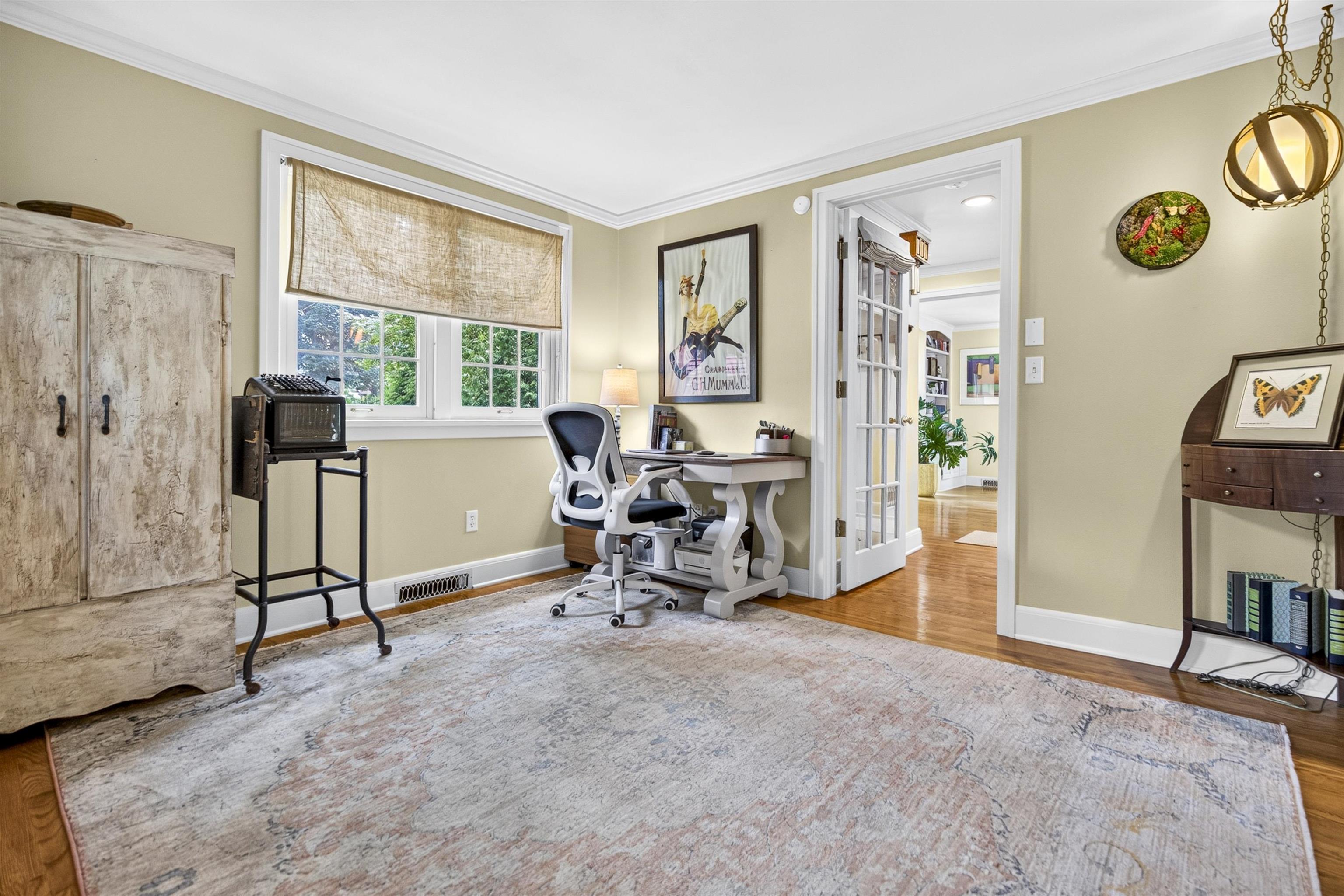 1376 LAKESHORE Drive