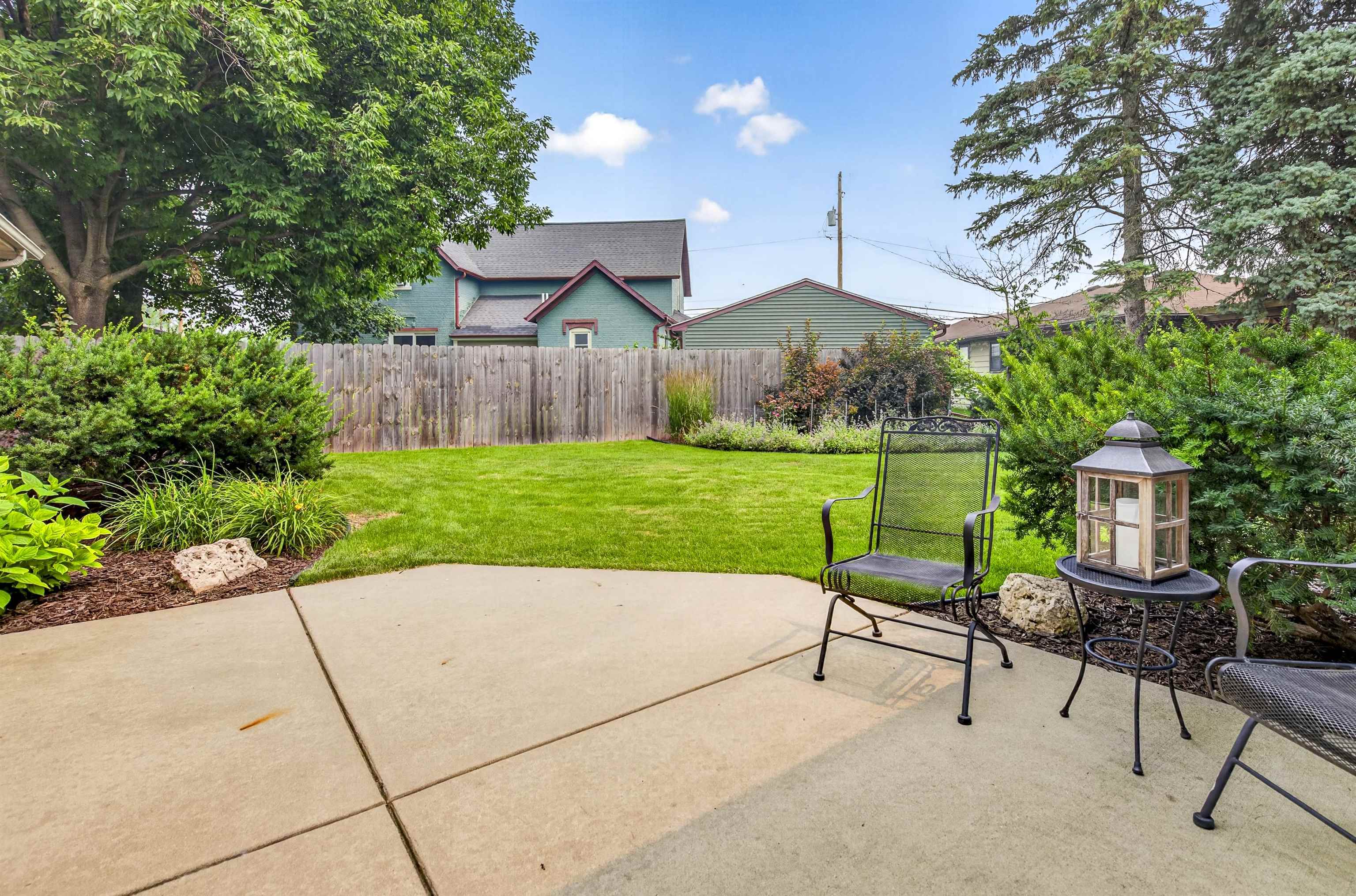 106 LOX Court