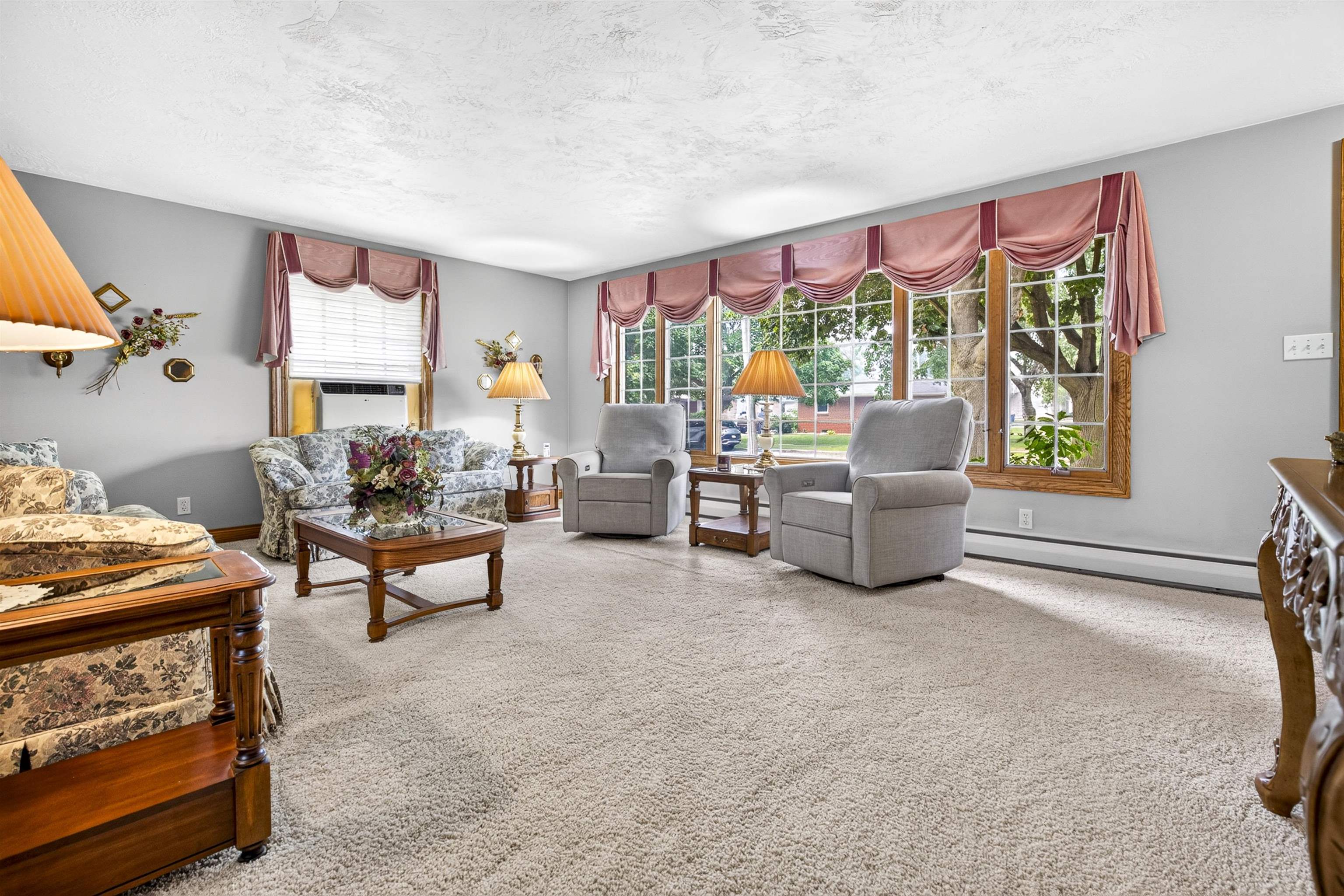 106 LOX Court