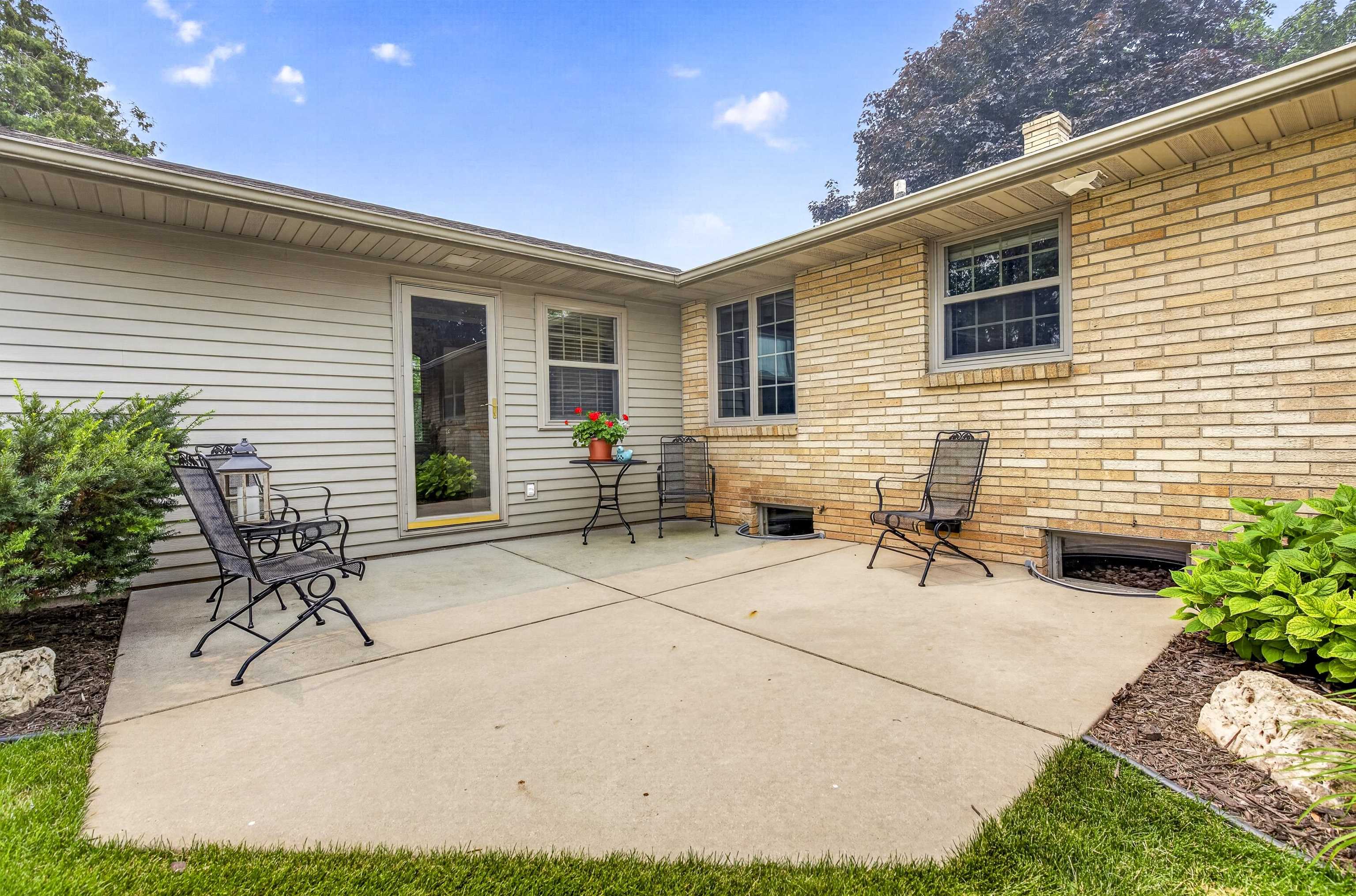106 LOX Court