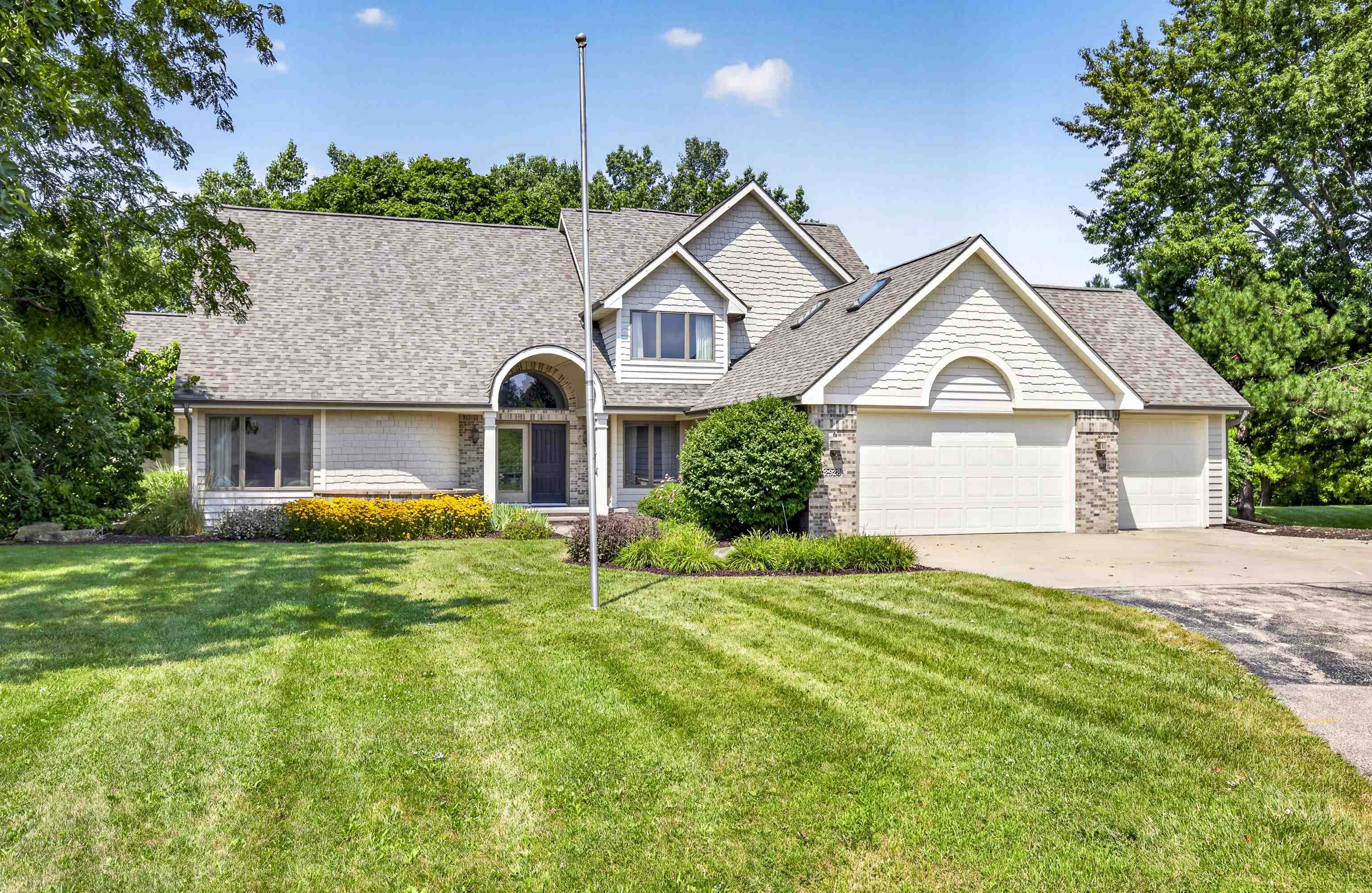 2928 E Ridge Place Neenah Wi Us 54956 Ran50330307