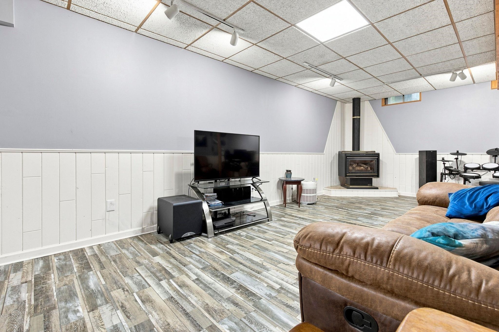 2420 BRANTWOOD Drive