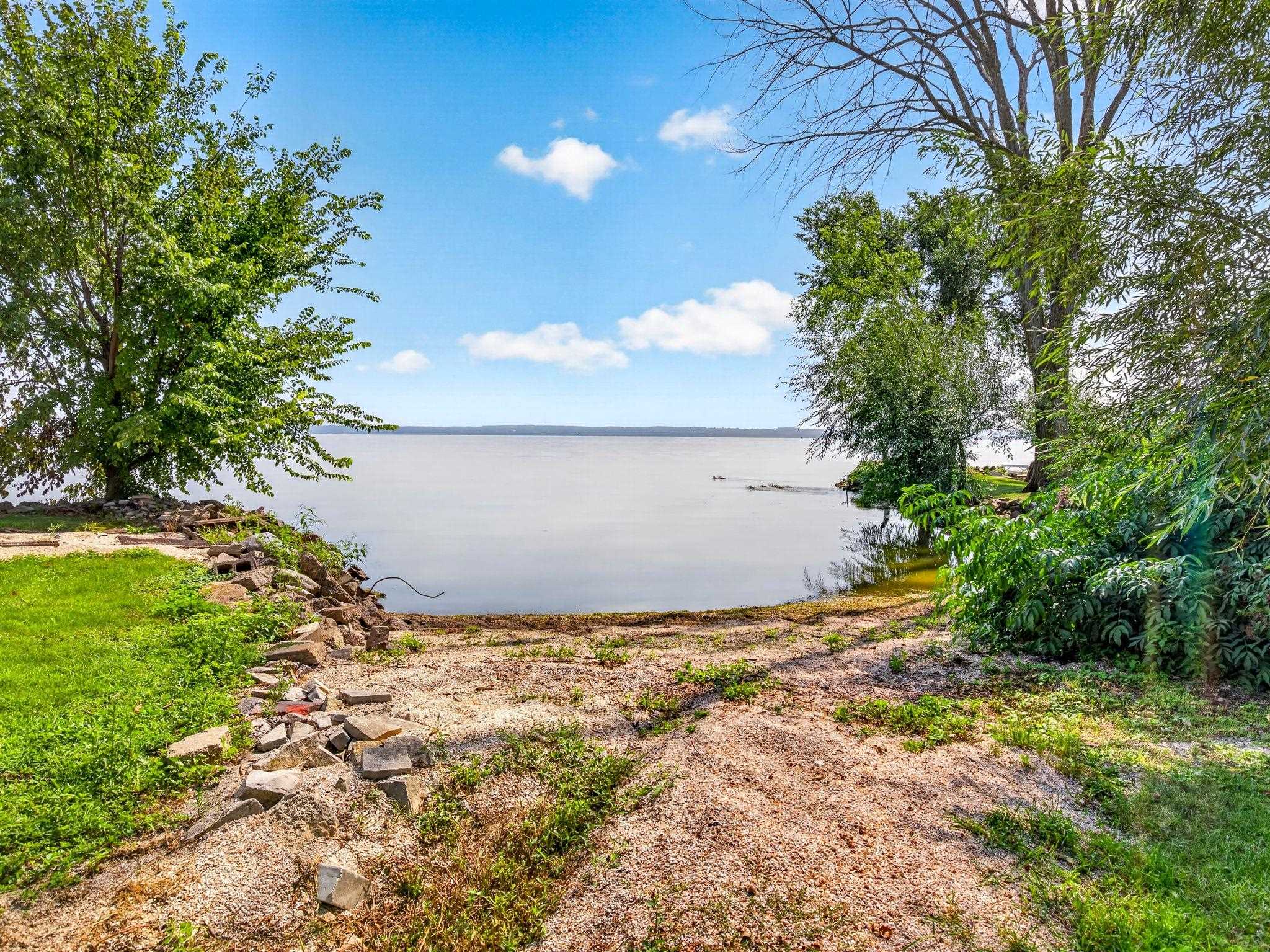 N8271 LAKESHORE Drive