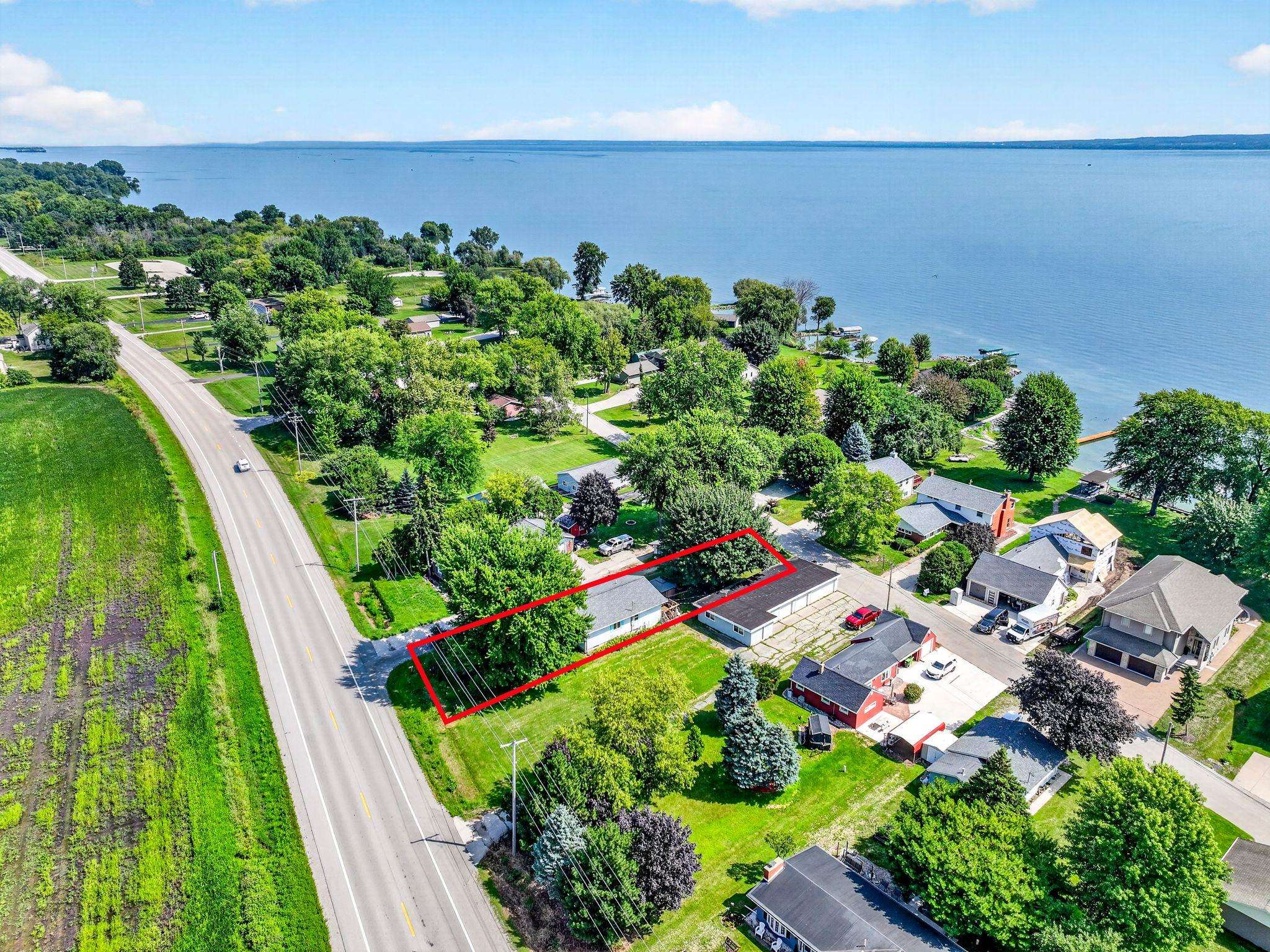 N8271 LAKESHORE Drive