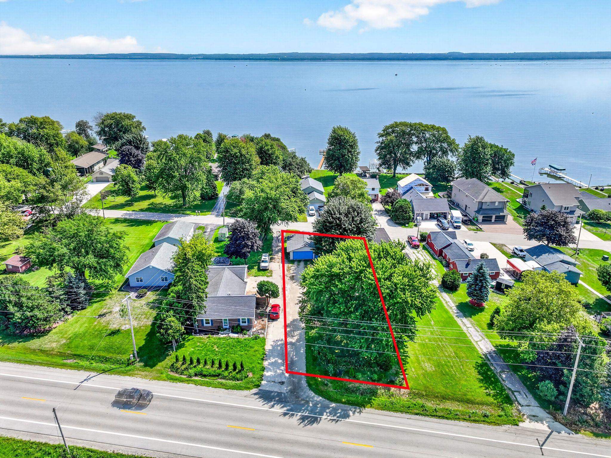 N8271 LAKESHORE Drive