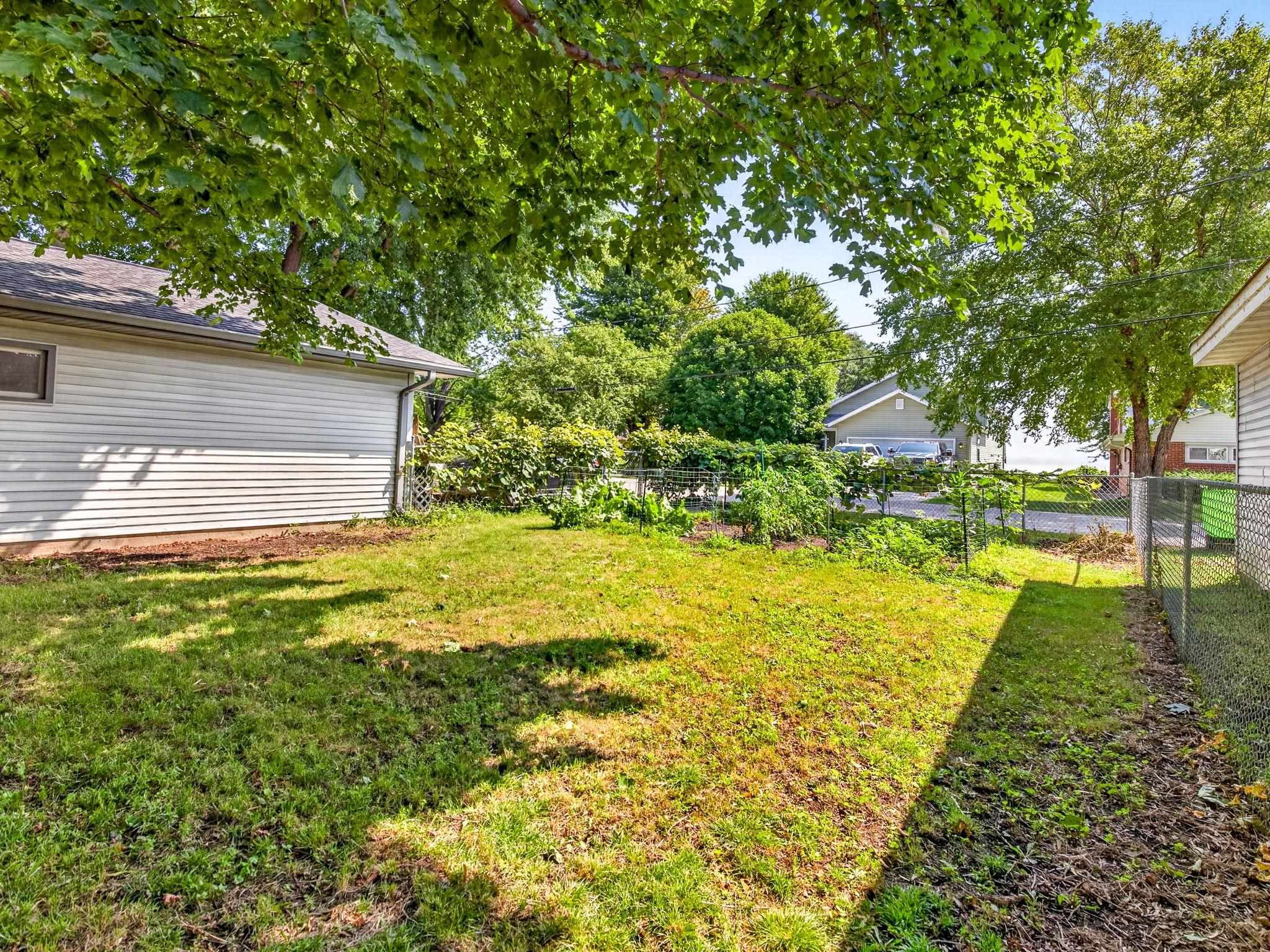 N8271 LAKESHORE Drive
