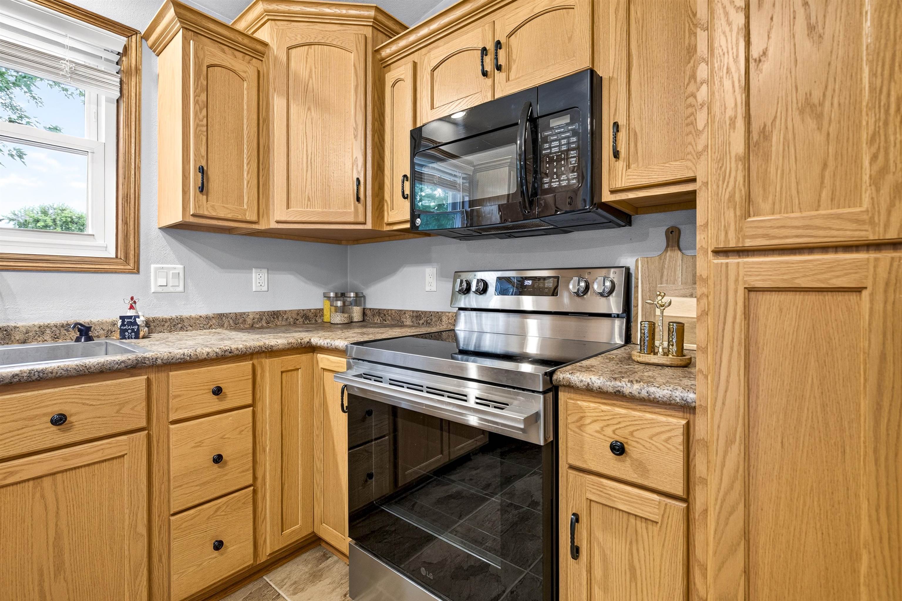 1378 INVERNESS Lane