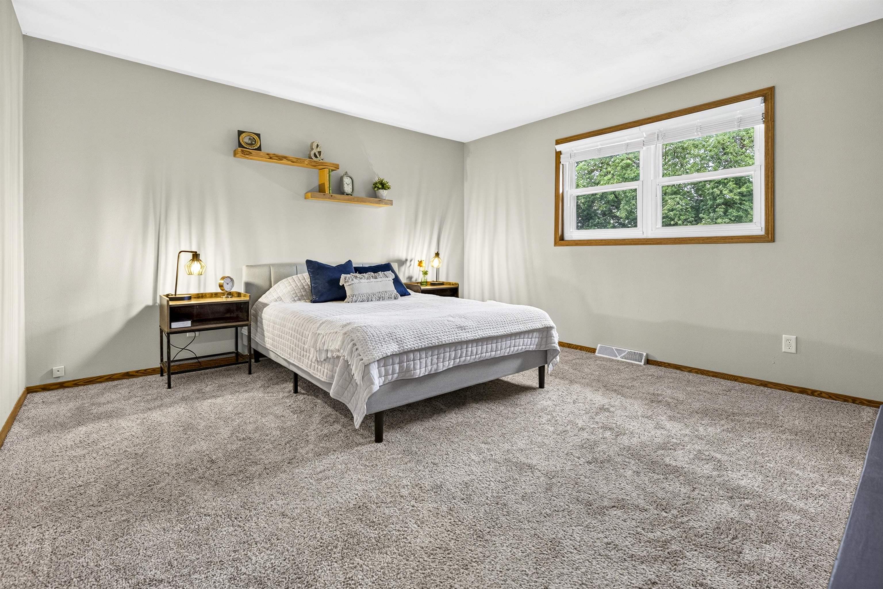 1378 INVERNESS Lane