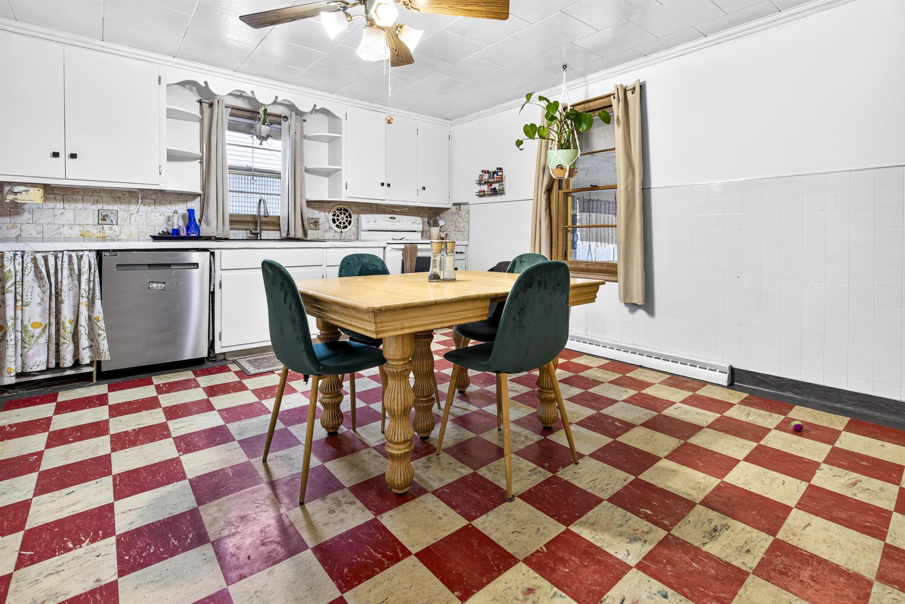 420 KLEIN Street