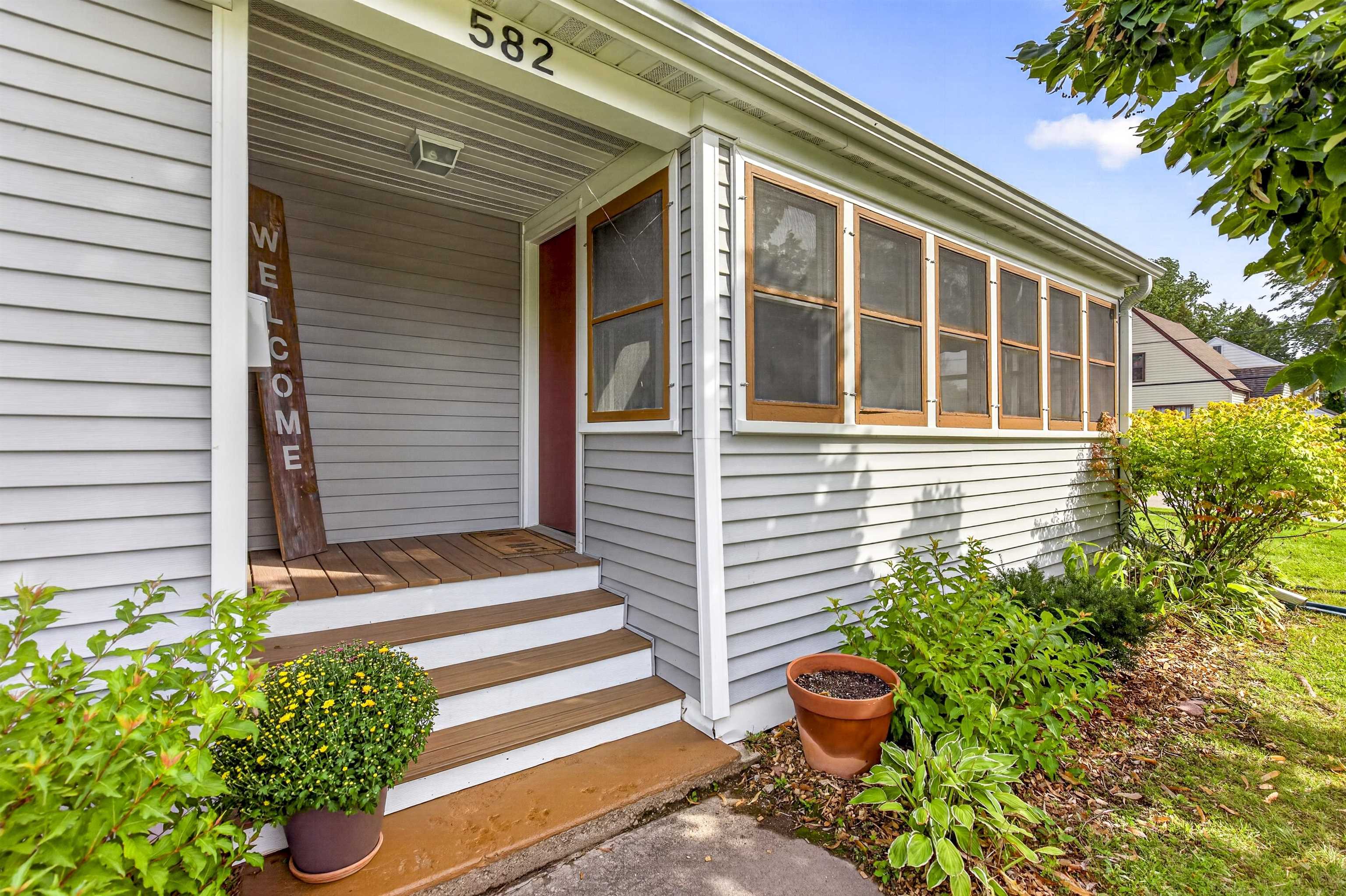 582 OAK Street