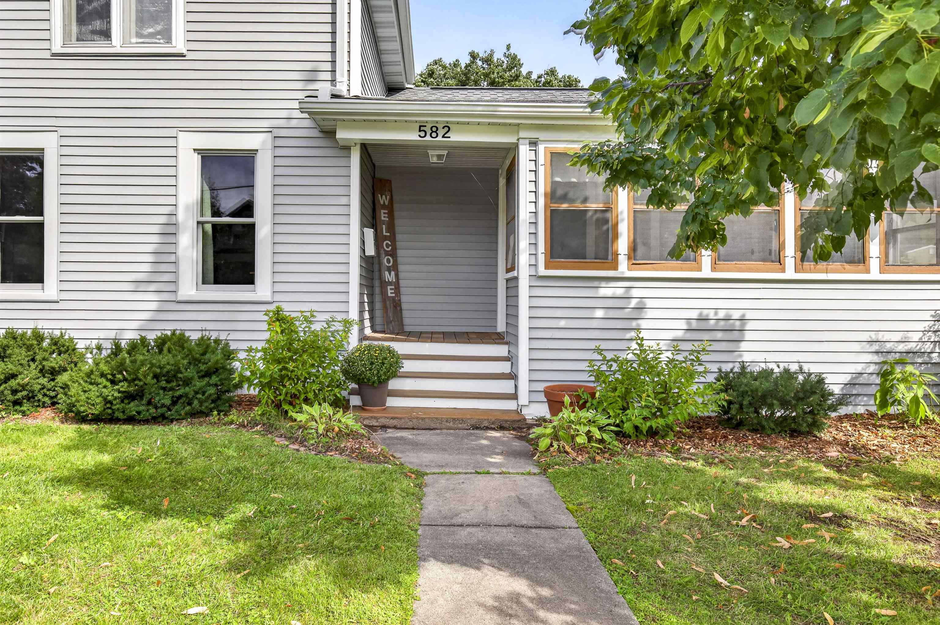 582 OAK Street